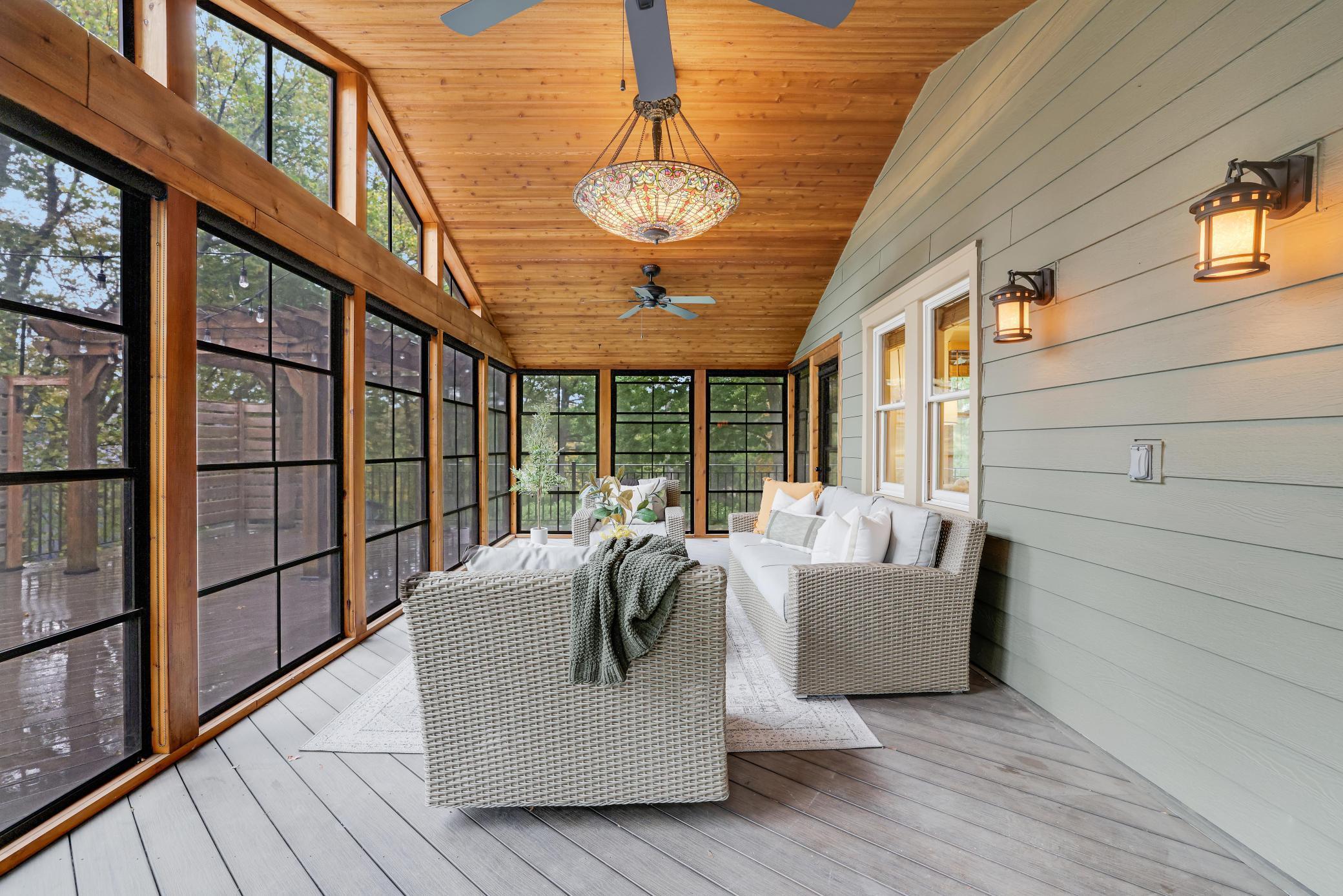 14908 Glen Oak Street