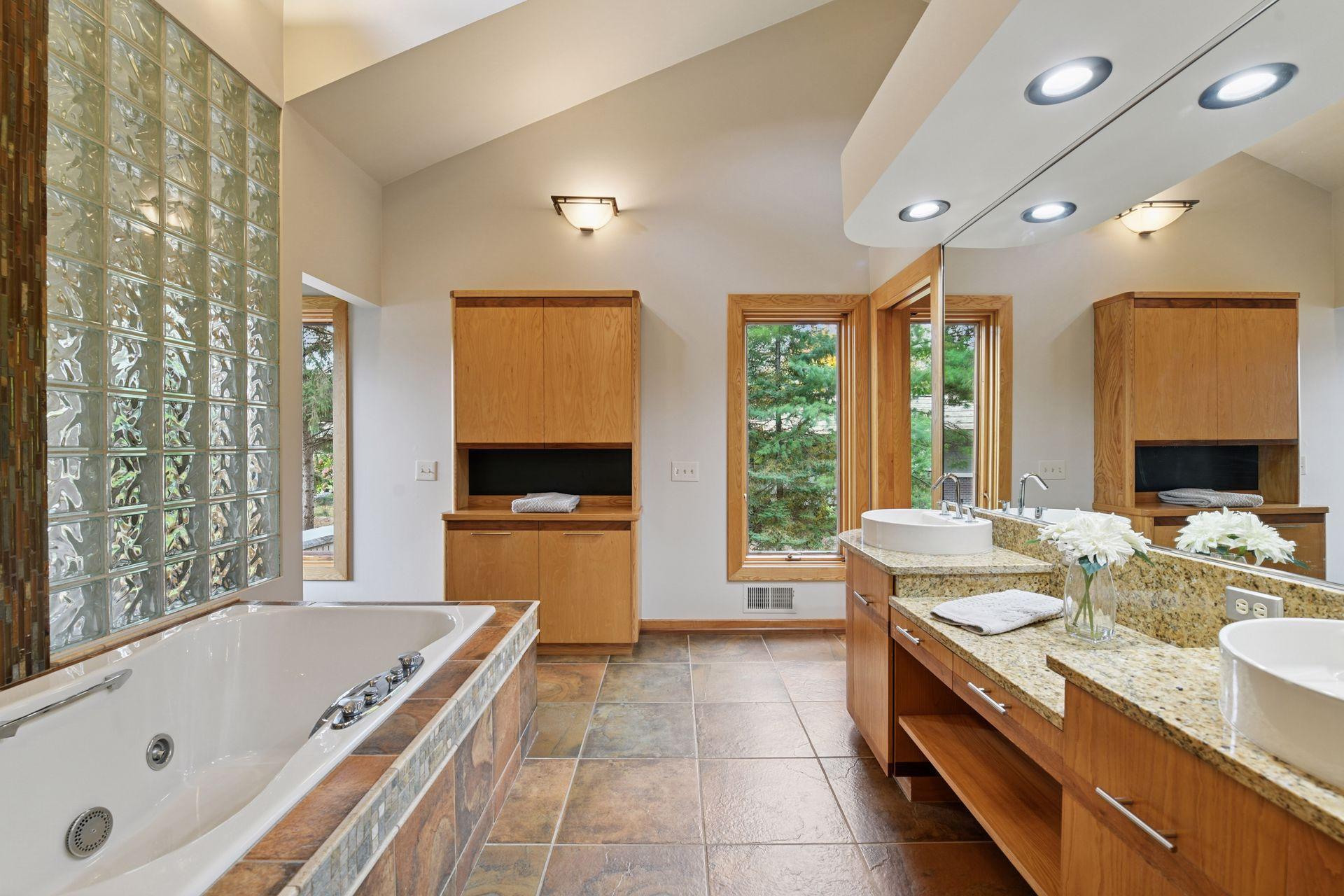 5880 Boulder Bridge Lane