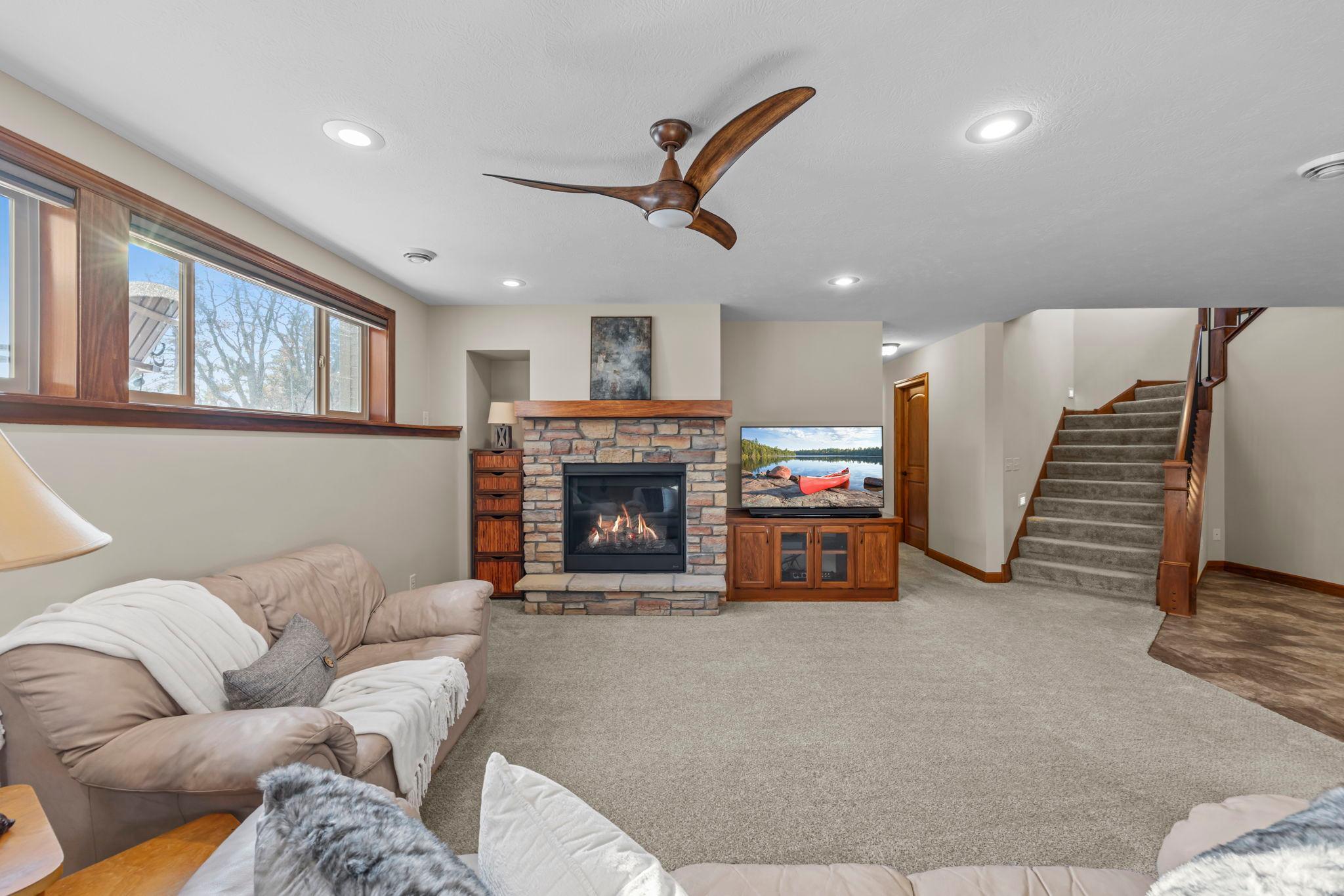 19541 Yellow Pine Street NW