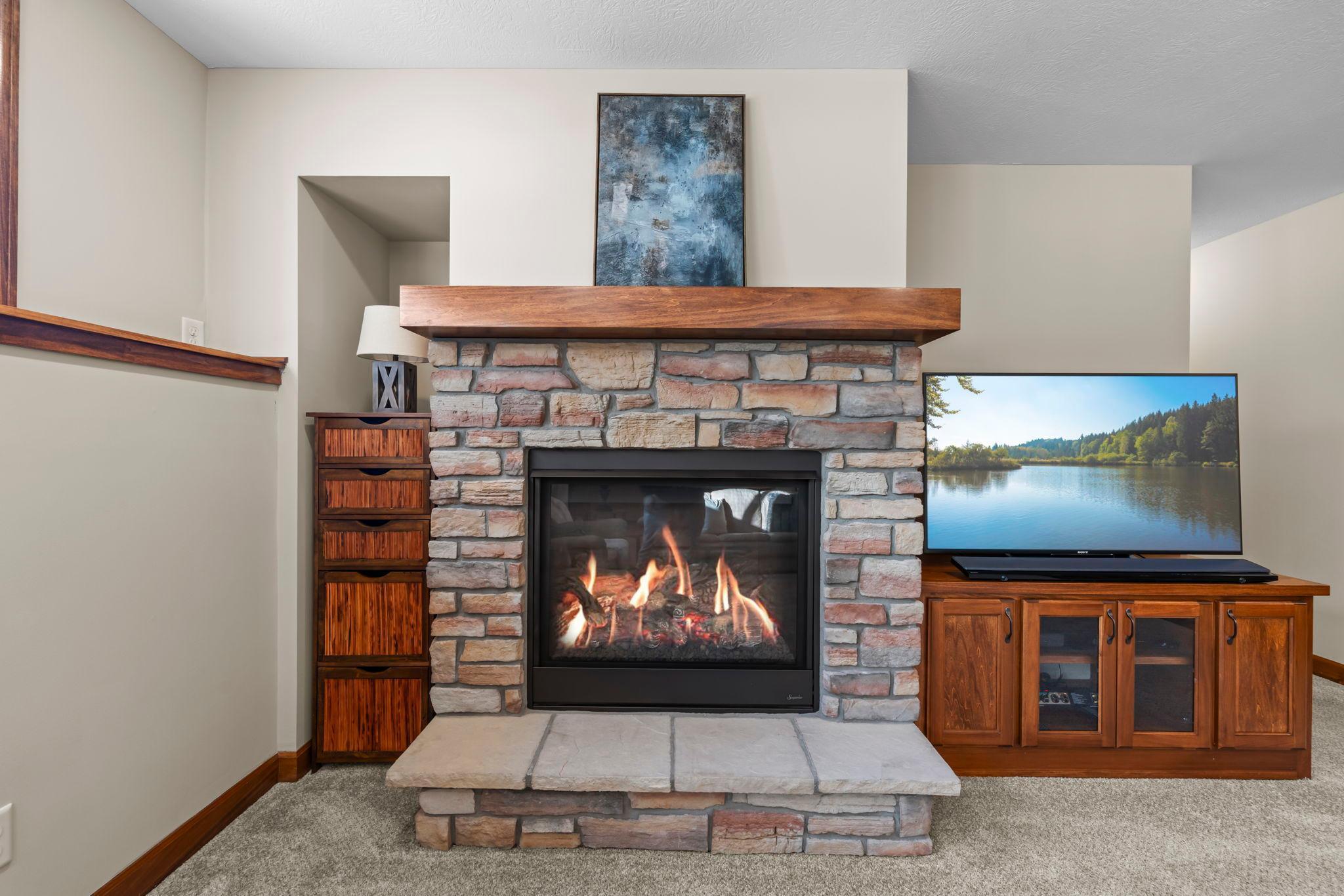 19541 Yellow Pine Street NW