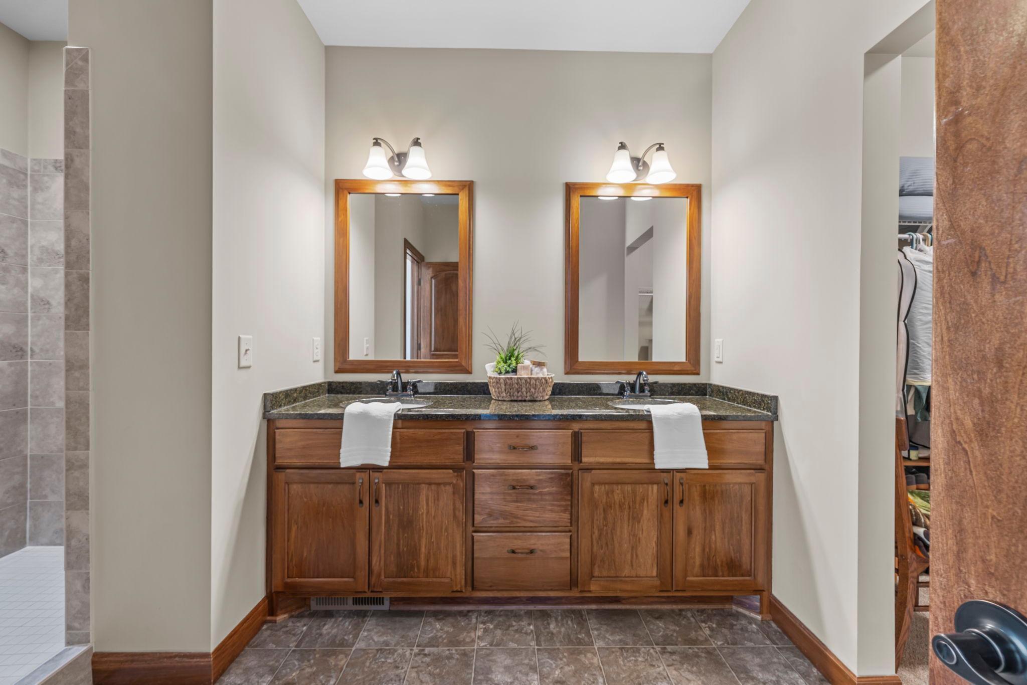 19541 Yellow Pine Street NW