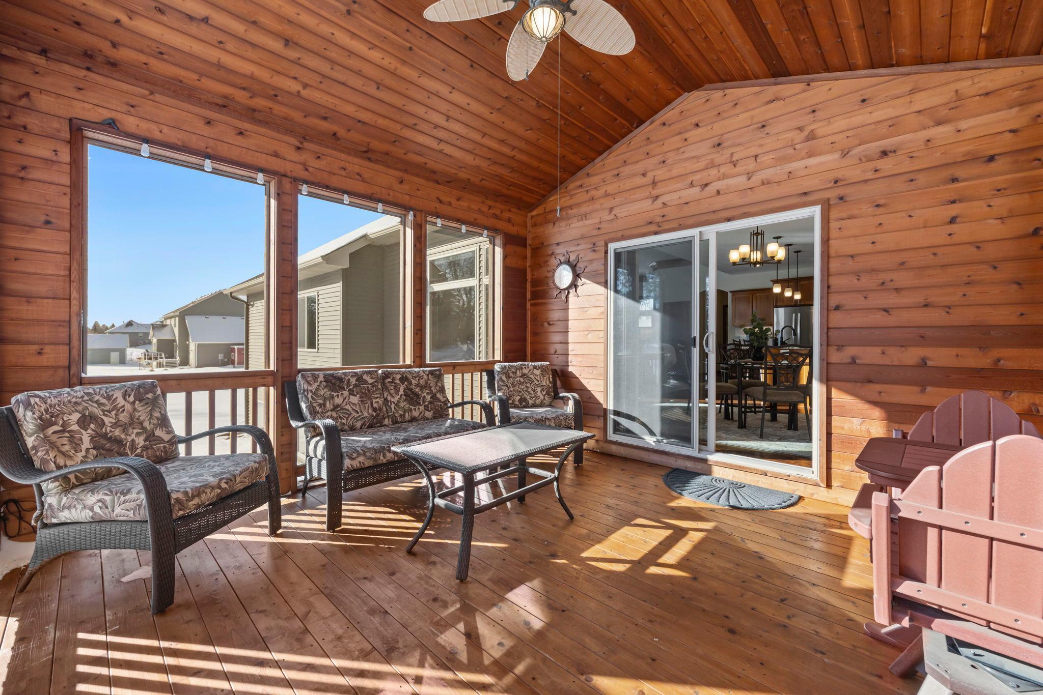 19541 Yellow Pine Street NW