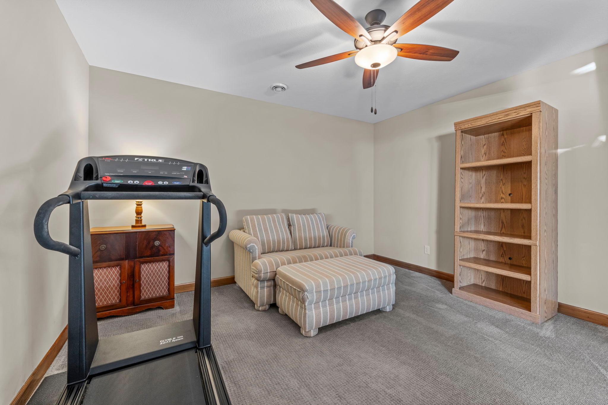 19541 Yellow Pine Street NW