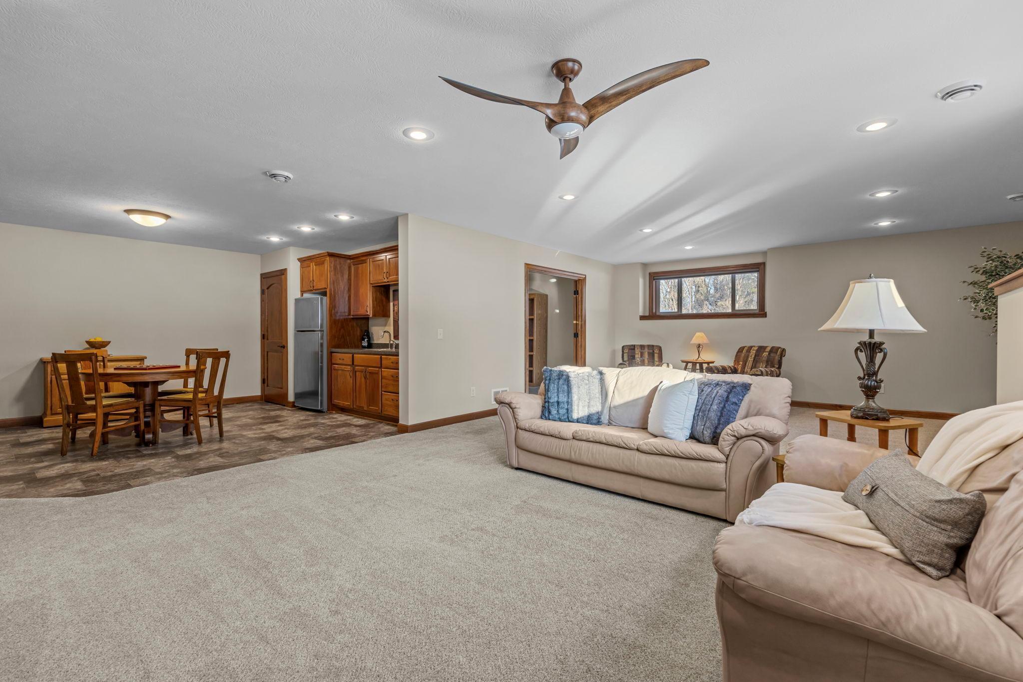 19541 Yellow Pine Street NW