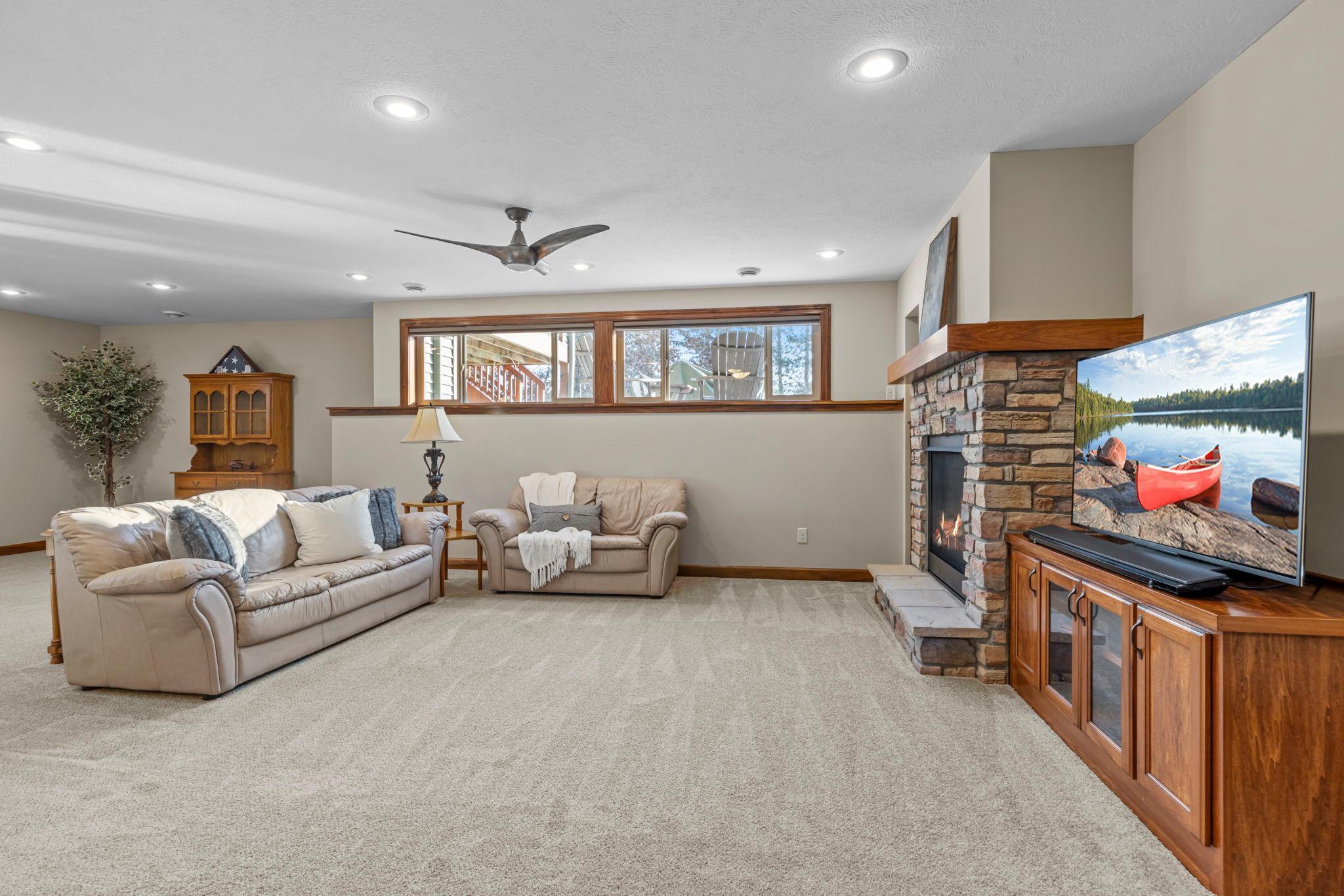 19541 Yellow Pine Street NW