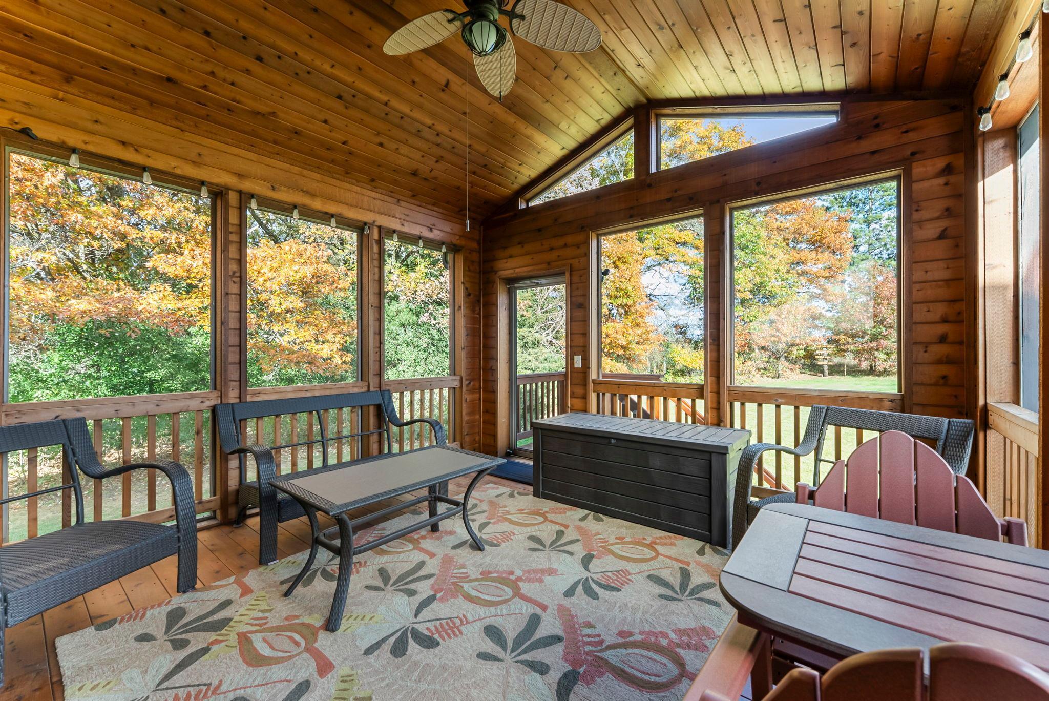 19541 Yellow Pine Street NW