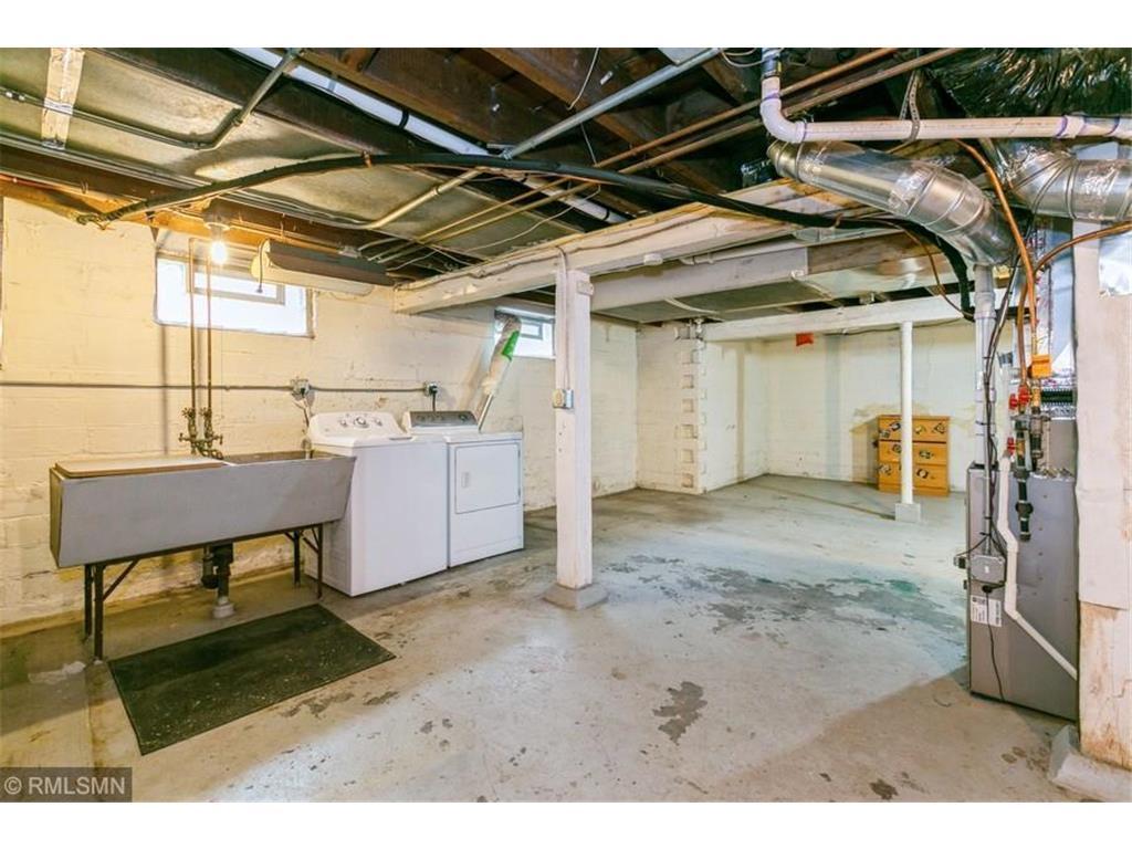 3536 Russell Avenue N