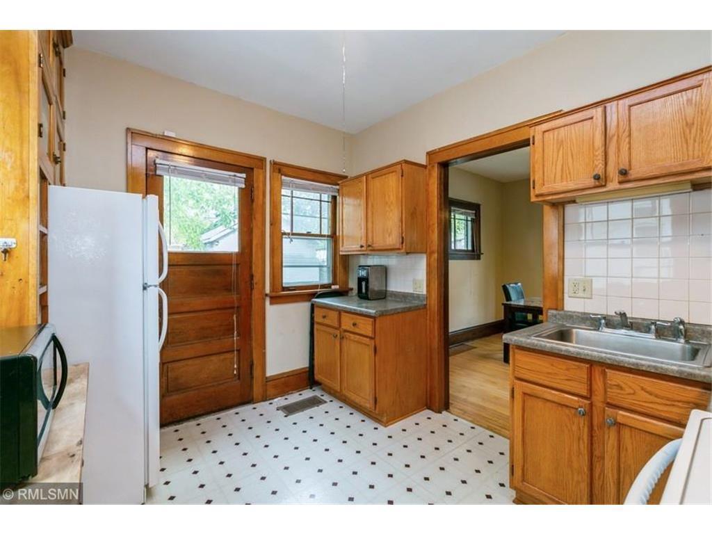 3536 Russell Avenue N