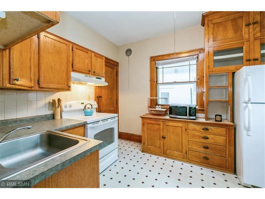 3536 Russell Avenue N