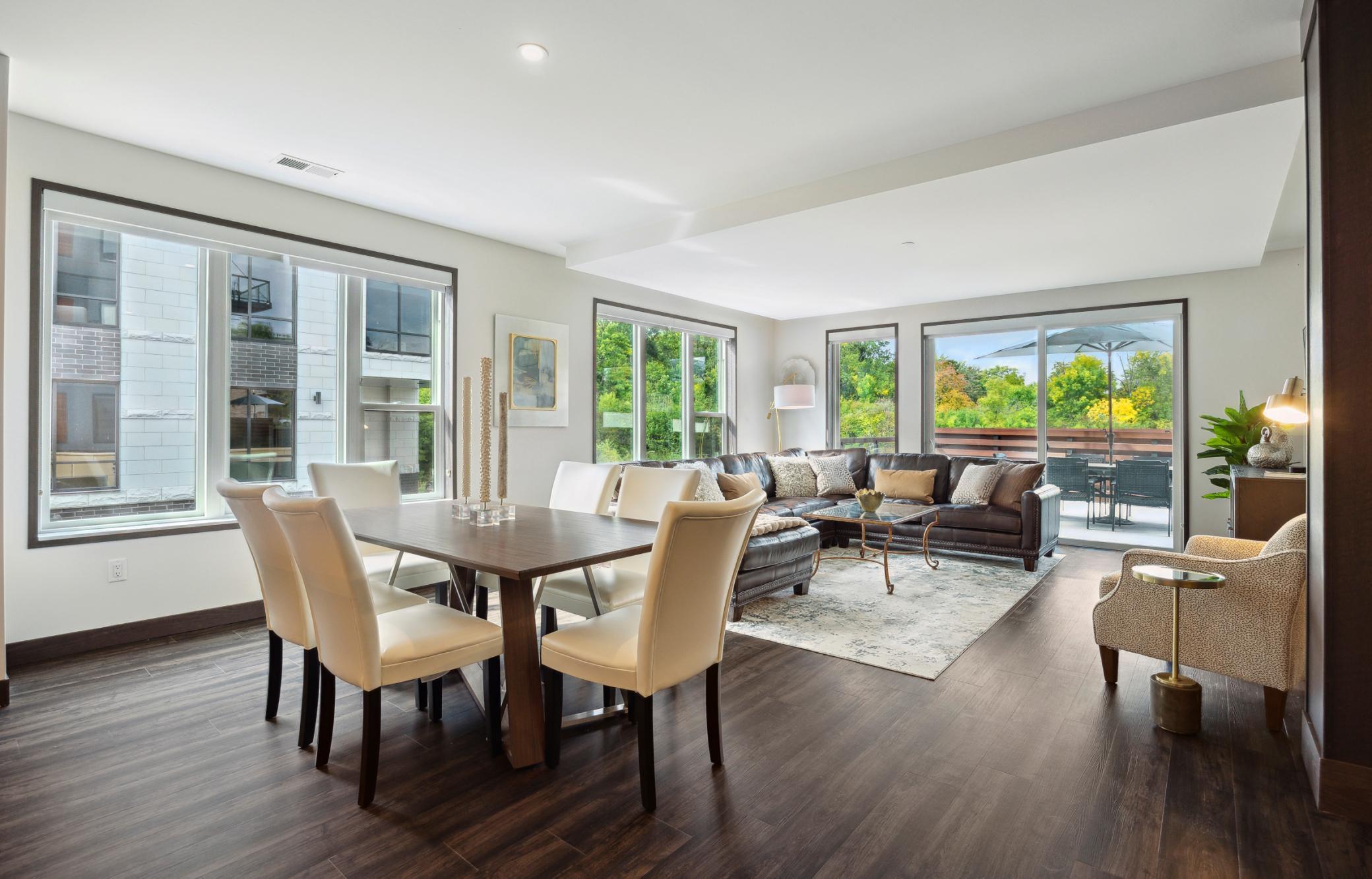 253 Lake Street E Unit: 208