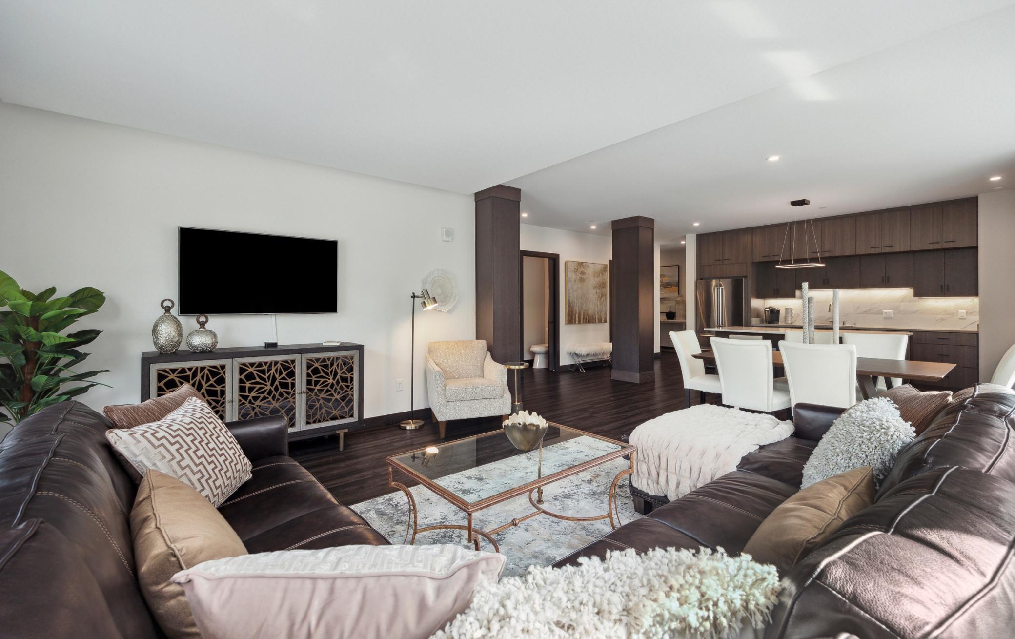 253 Lake Street E Unit: 208