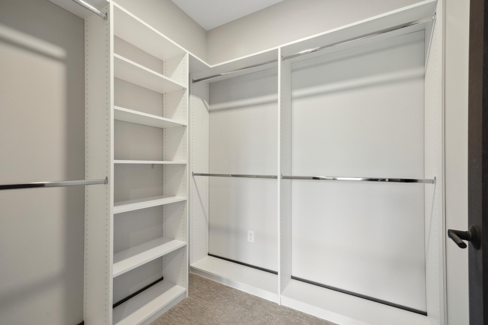 253 Lake Street E Unit: 208