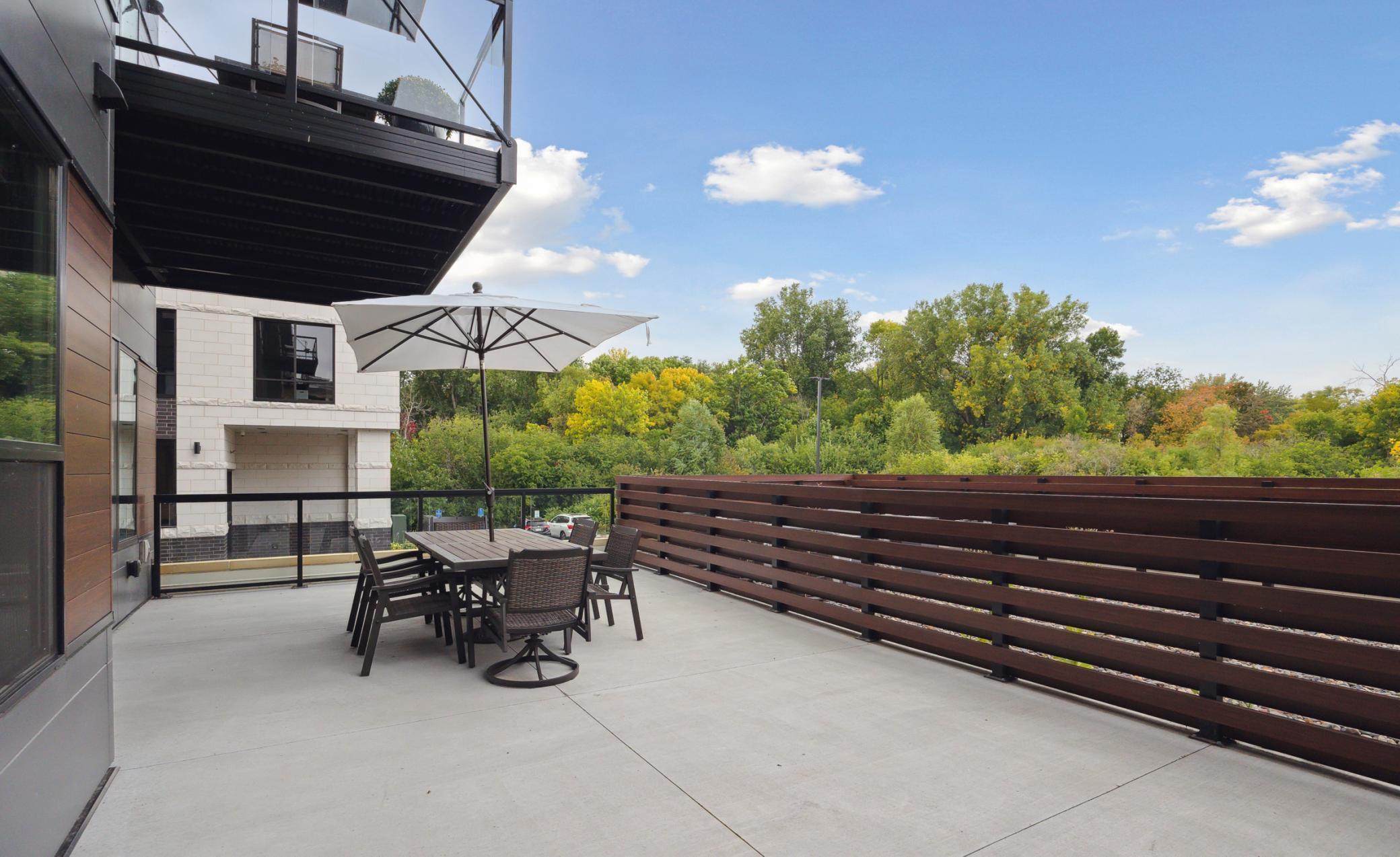 253 Lake Street E Unit: 208