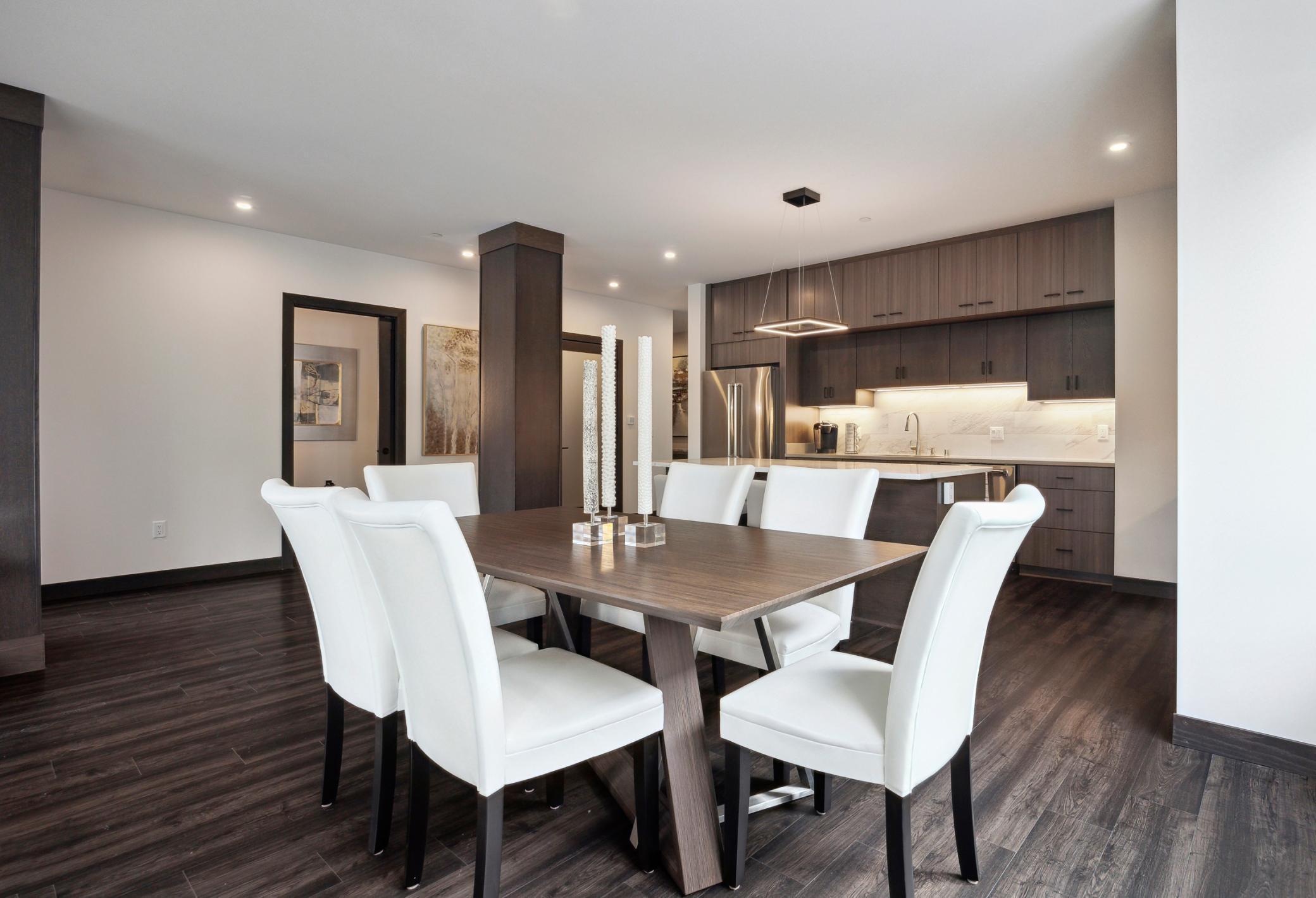 253 Lake Street E Unit: 208