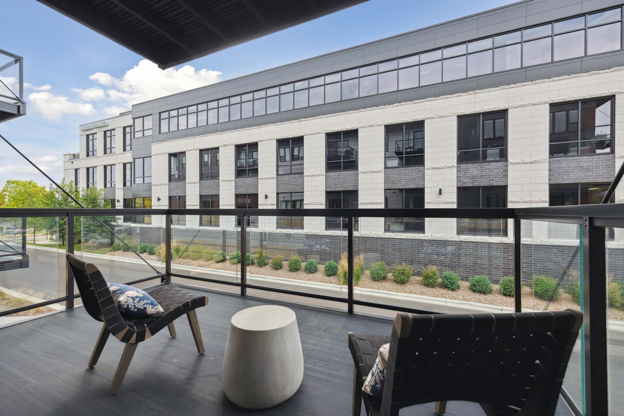 253 Lake Street E Unit: 208