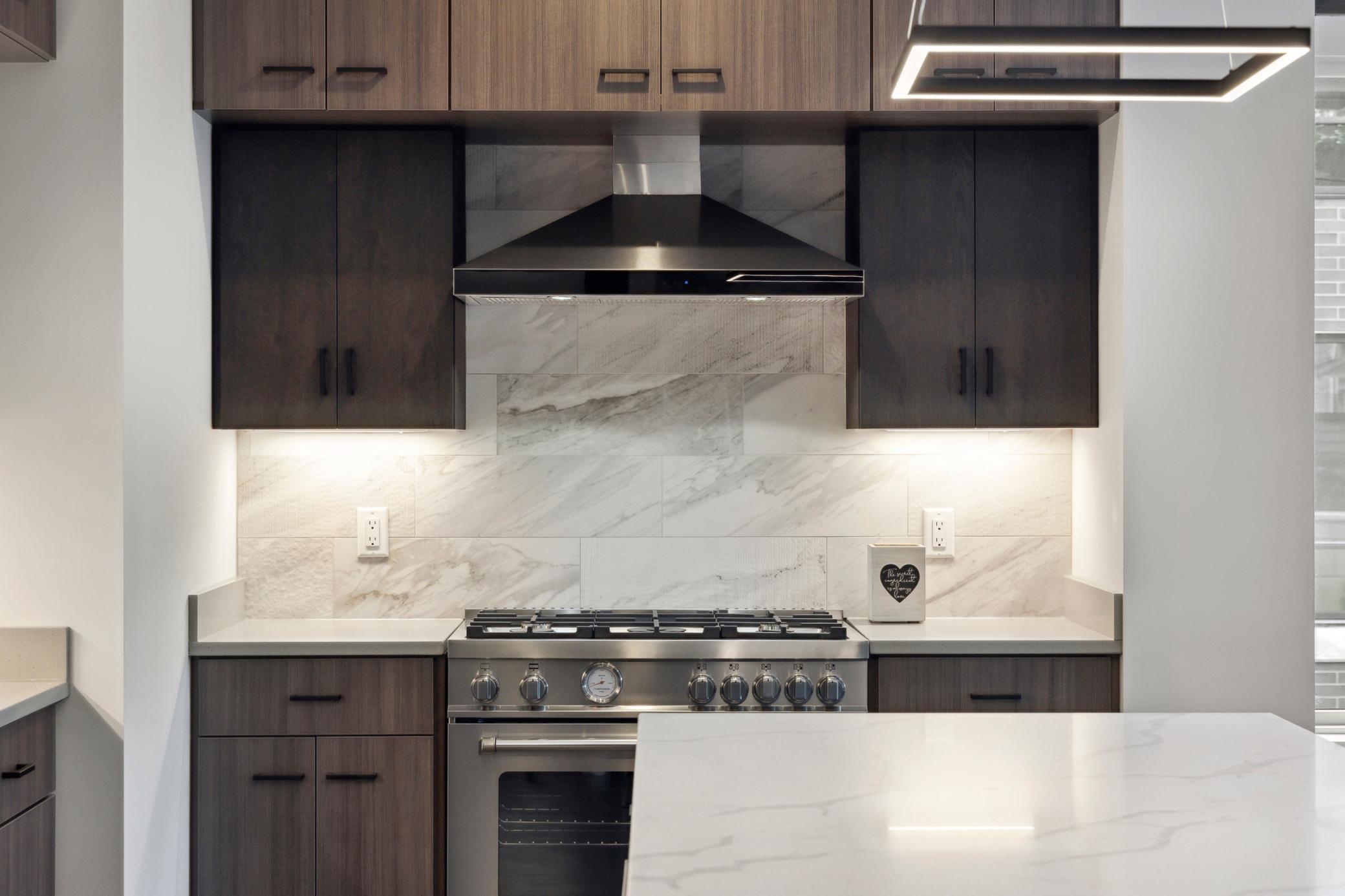 253 Lake Street E Unit: 208