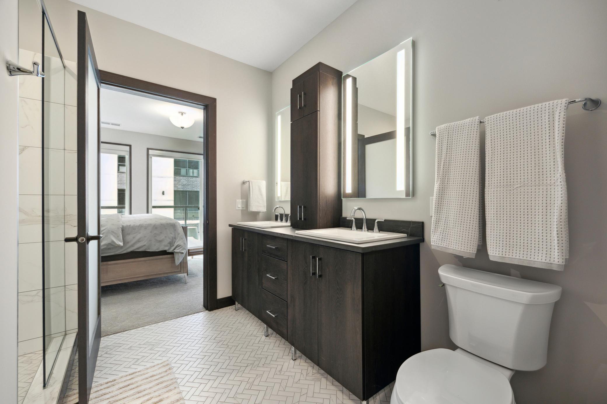 253 Lake Street E Unit: 208