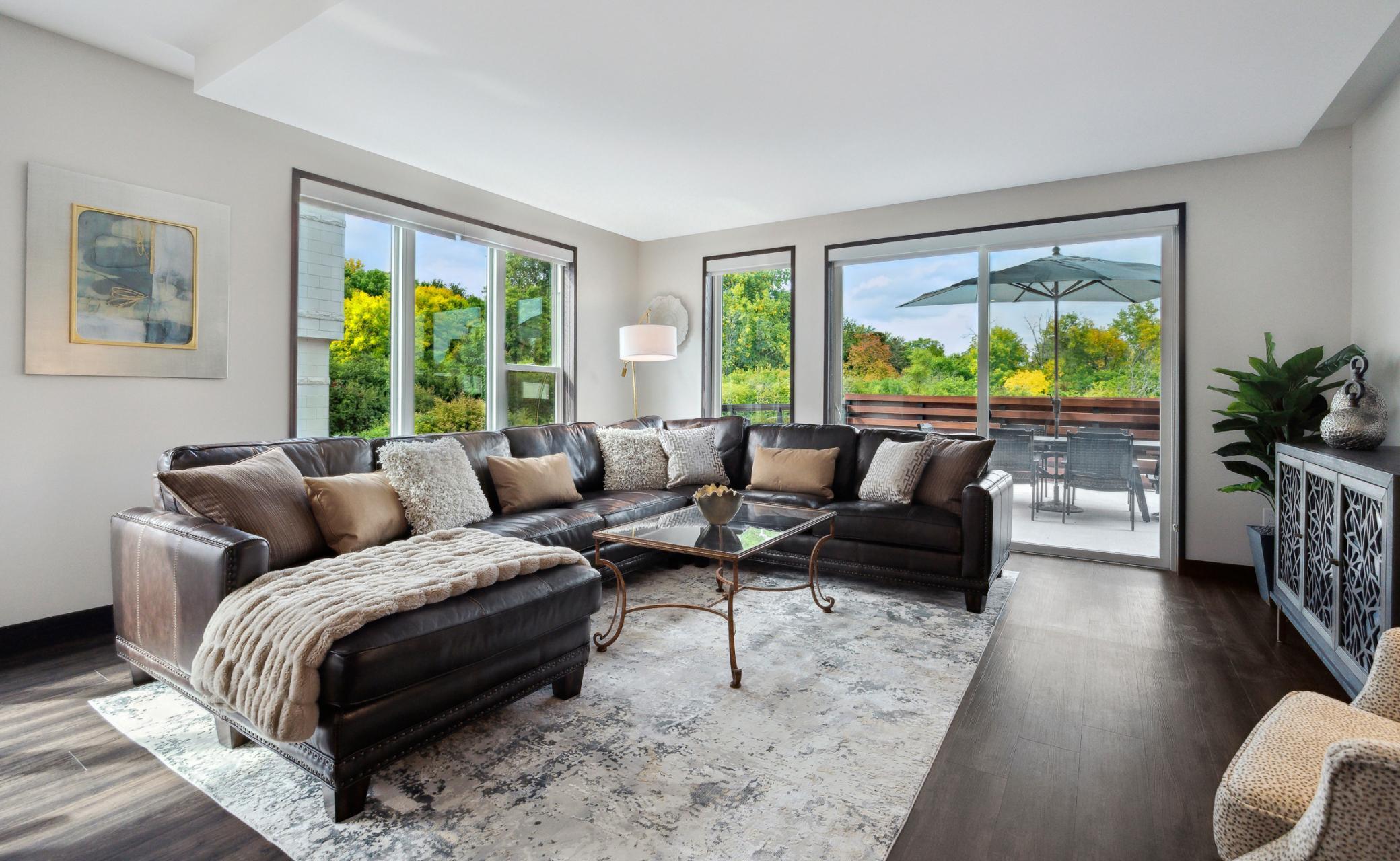 253 Lake Street E Unit: 208