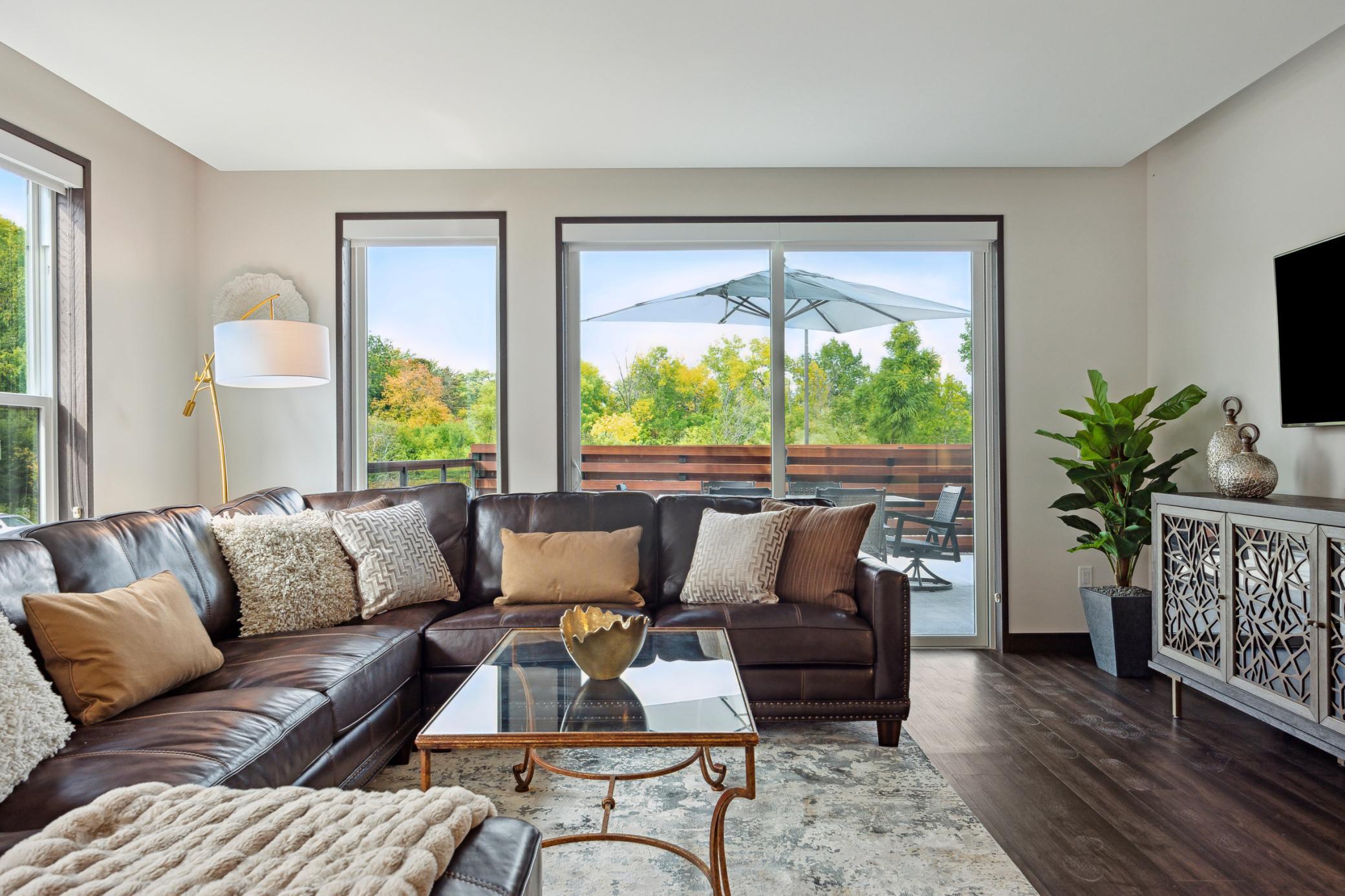 253 Lake Street E Unit: 208