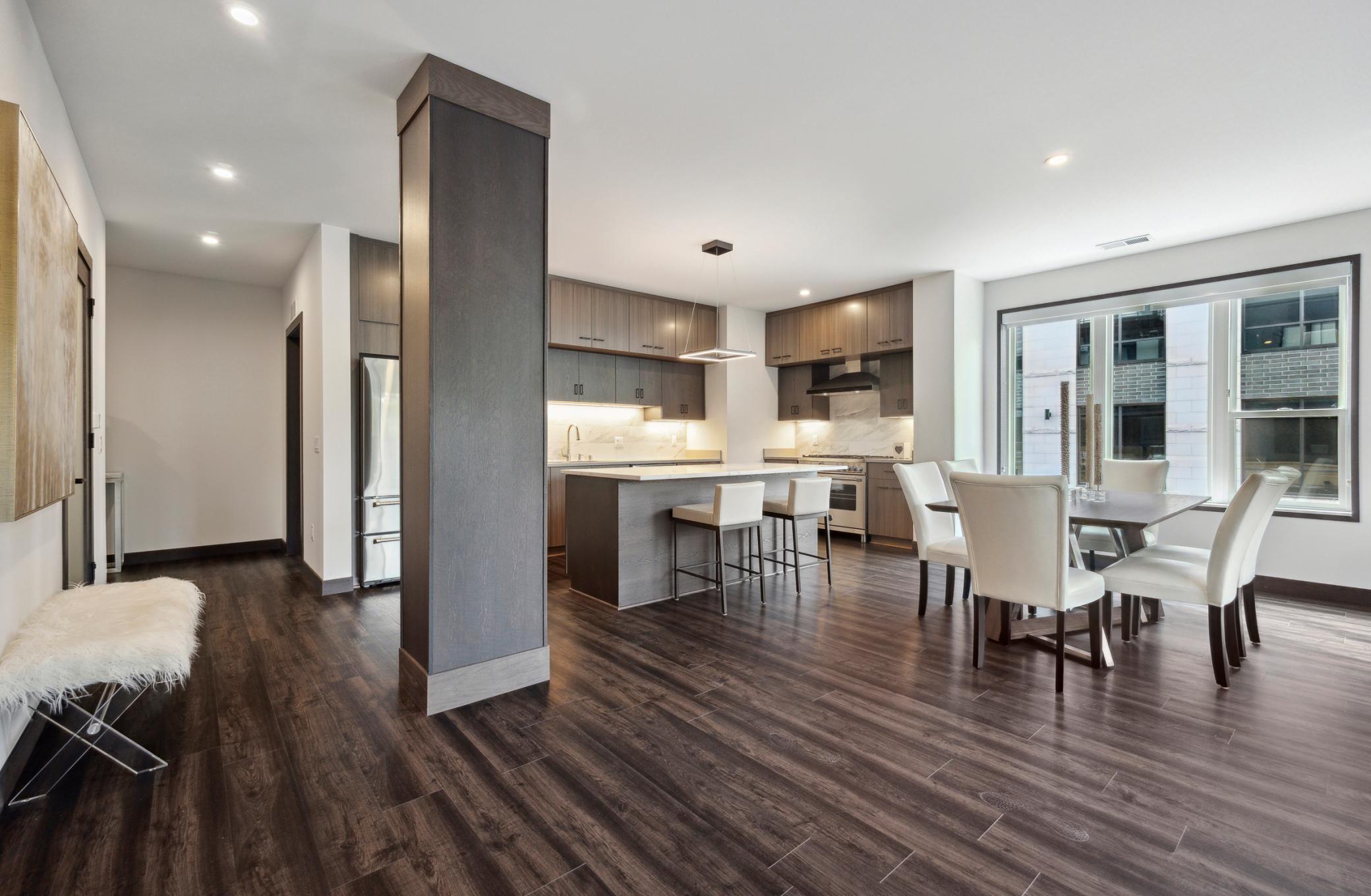 253 Lake Street E Unit: 208