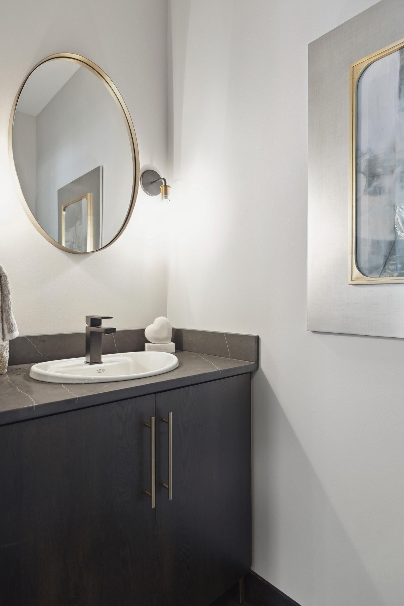 253 Lake Street E Unit: 208