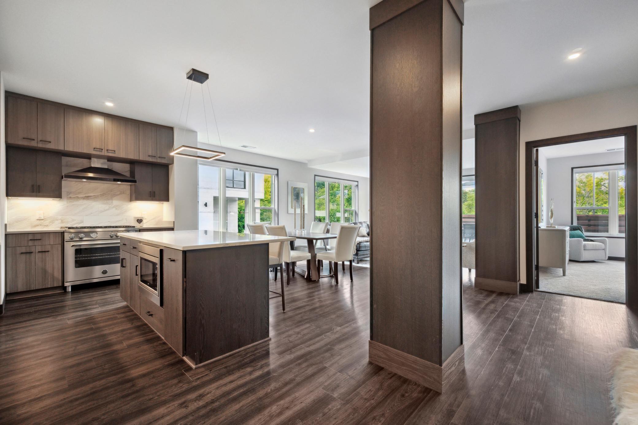 253 Lake Street E Unit: 208