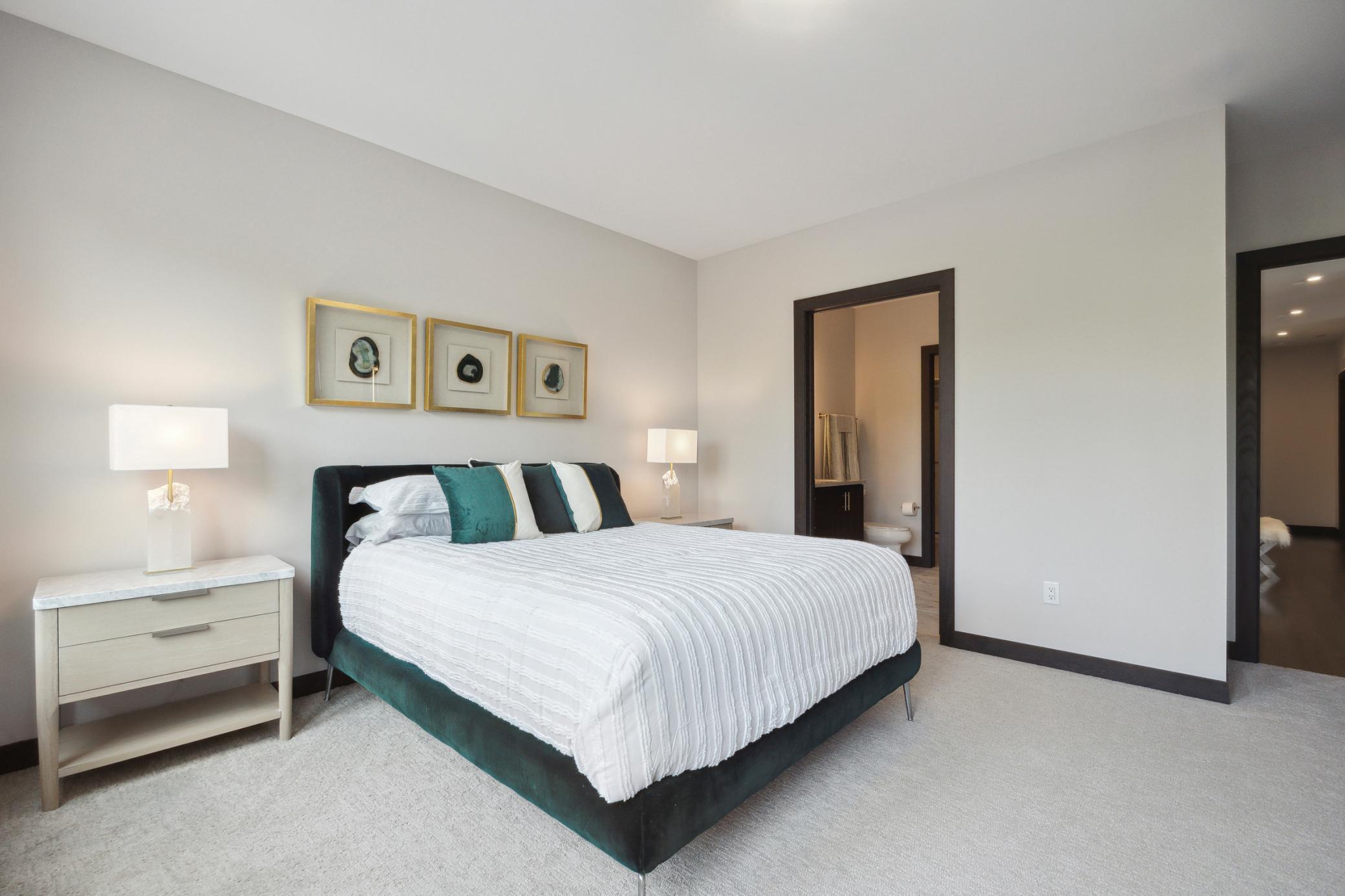 253 Lake Street E Unit: 208