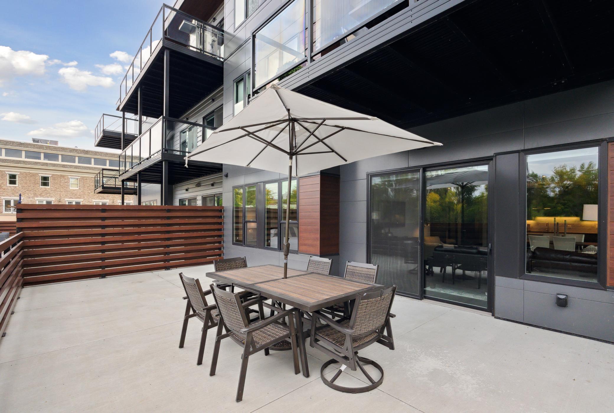 253 Lake Street E Unit: 208