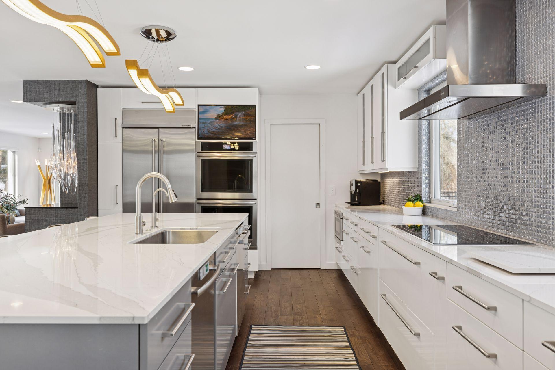 2701 Glenhurst Avenue