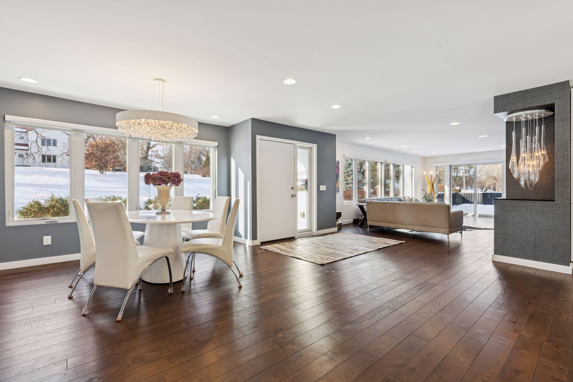 2701 Glenhurst Avenue