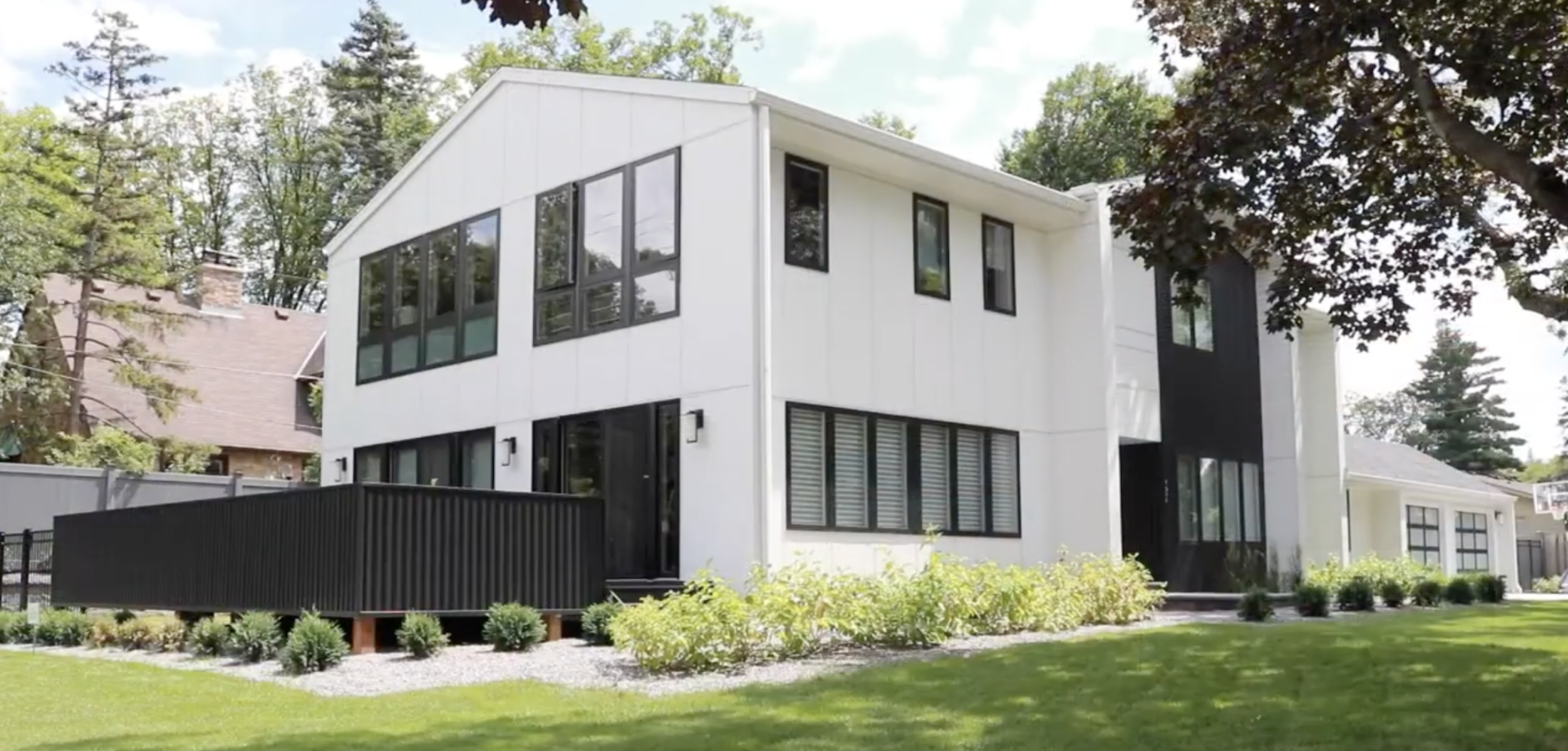 2701 Glenhurst Avenue