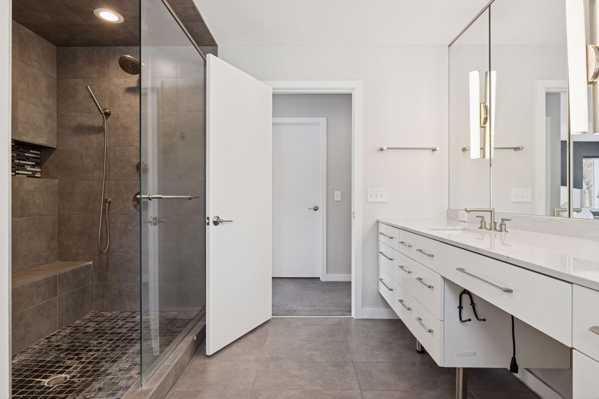 2701 Glenhurst Avenue