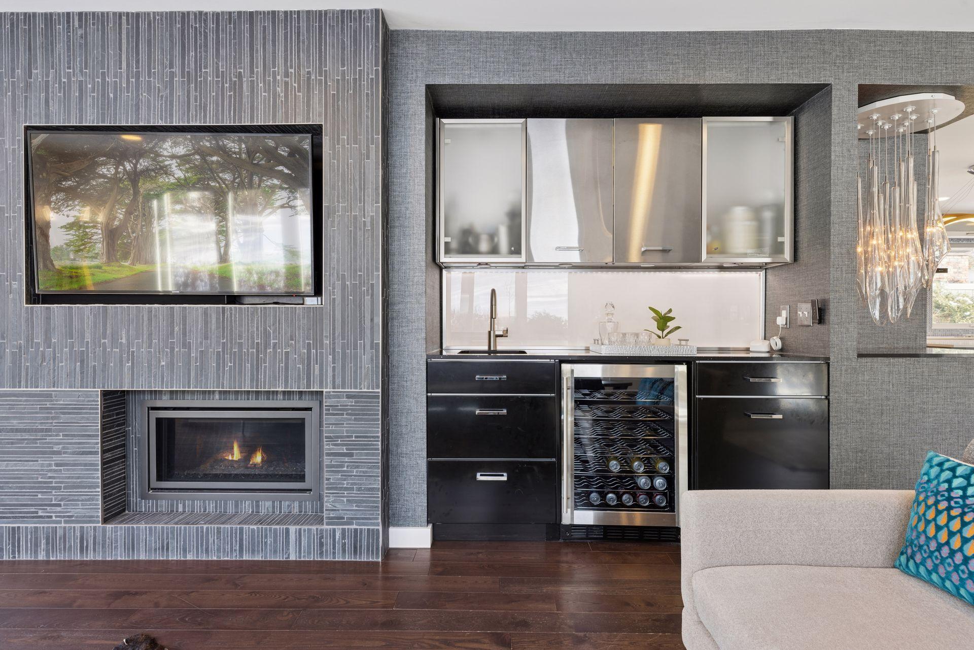 2701 Glenhurst Avenue