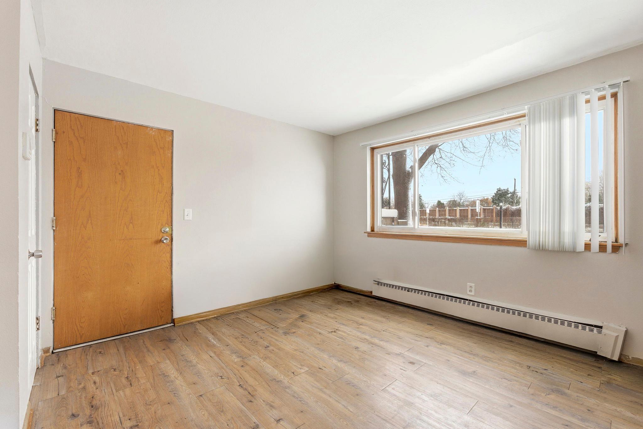 4927 & 4935 University Avenue NE