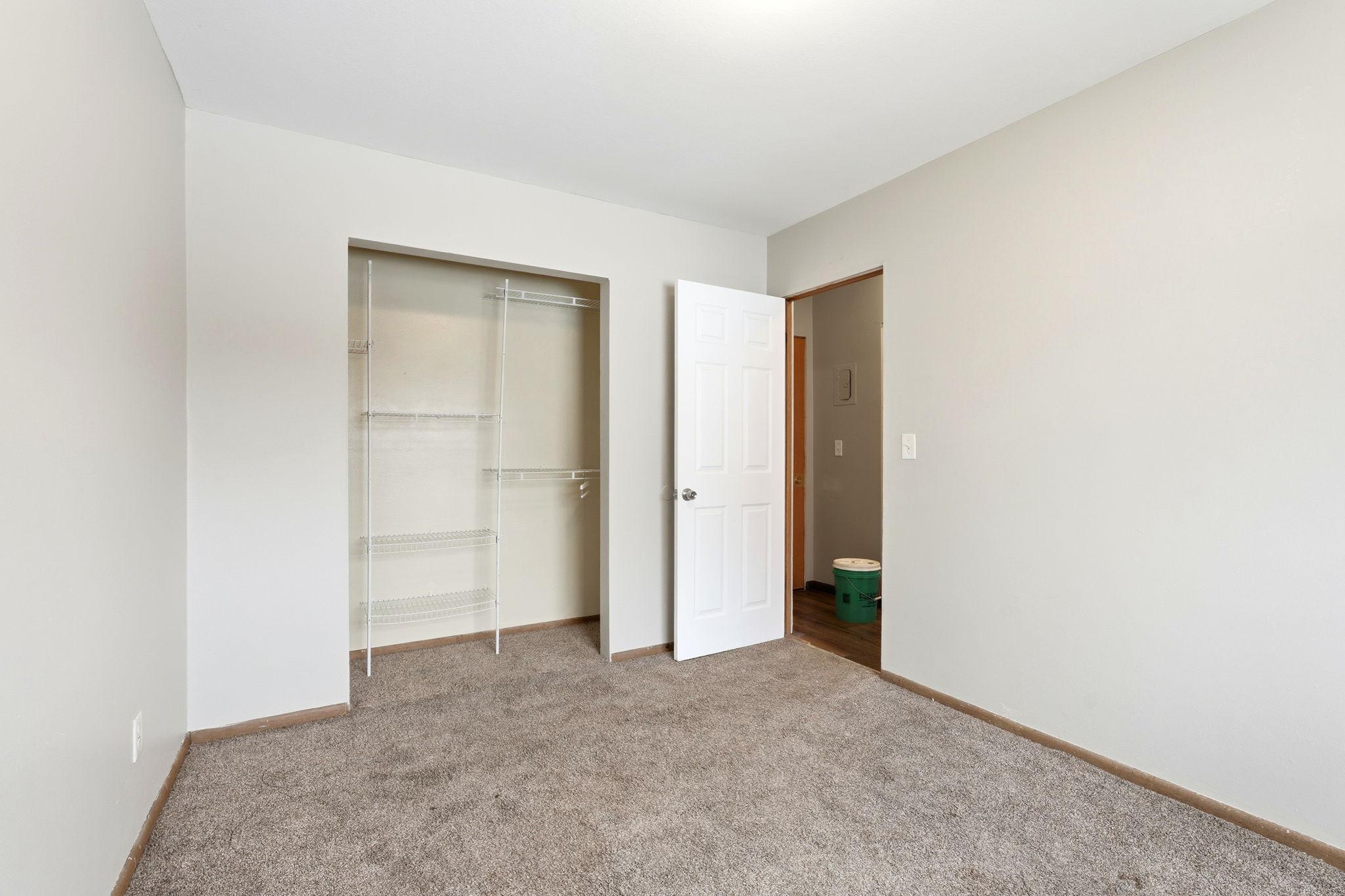 4927 & 4935 University Avenue NE