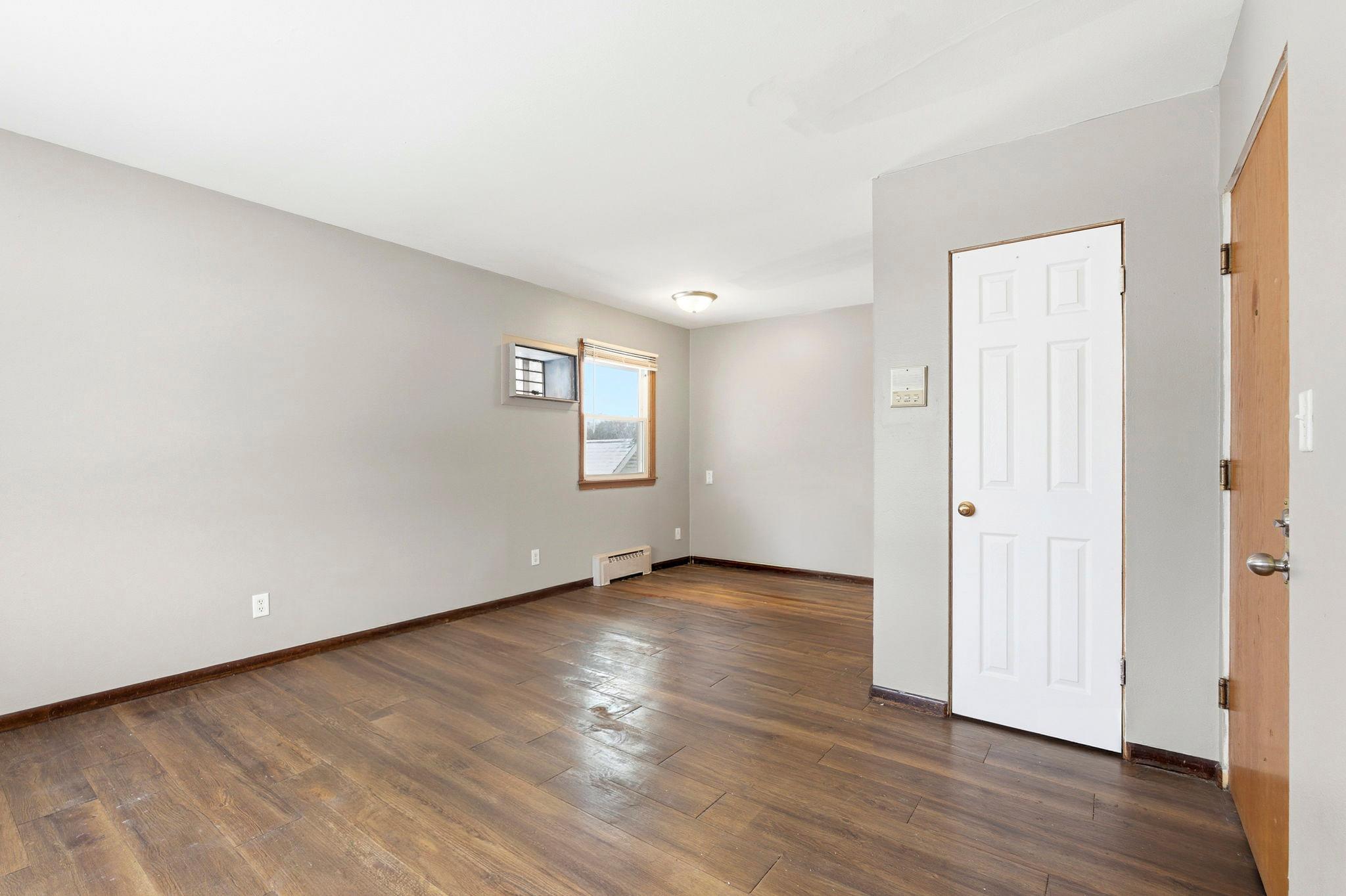 4927 & 4935 University Avenue NE