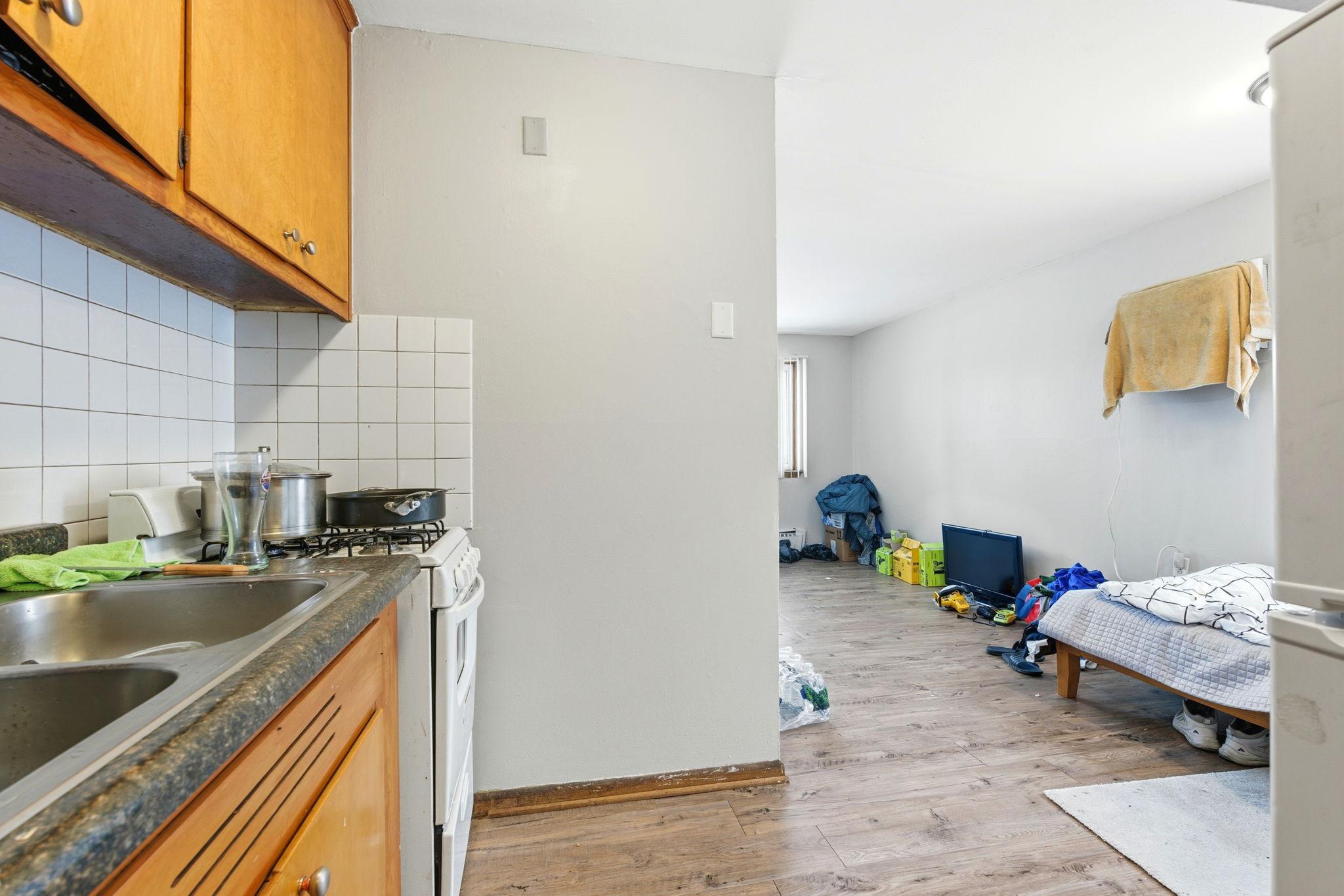 4927 & 4935 University Avenue NE