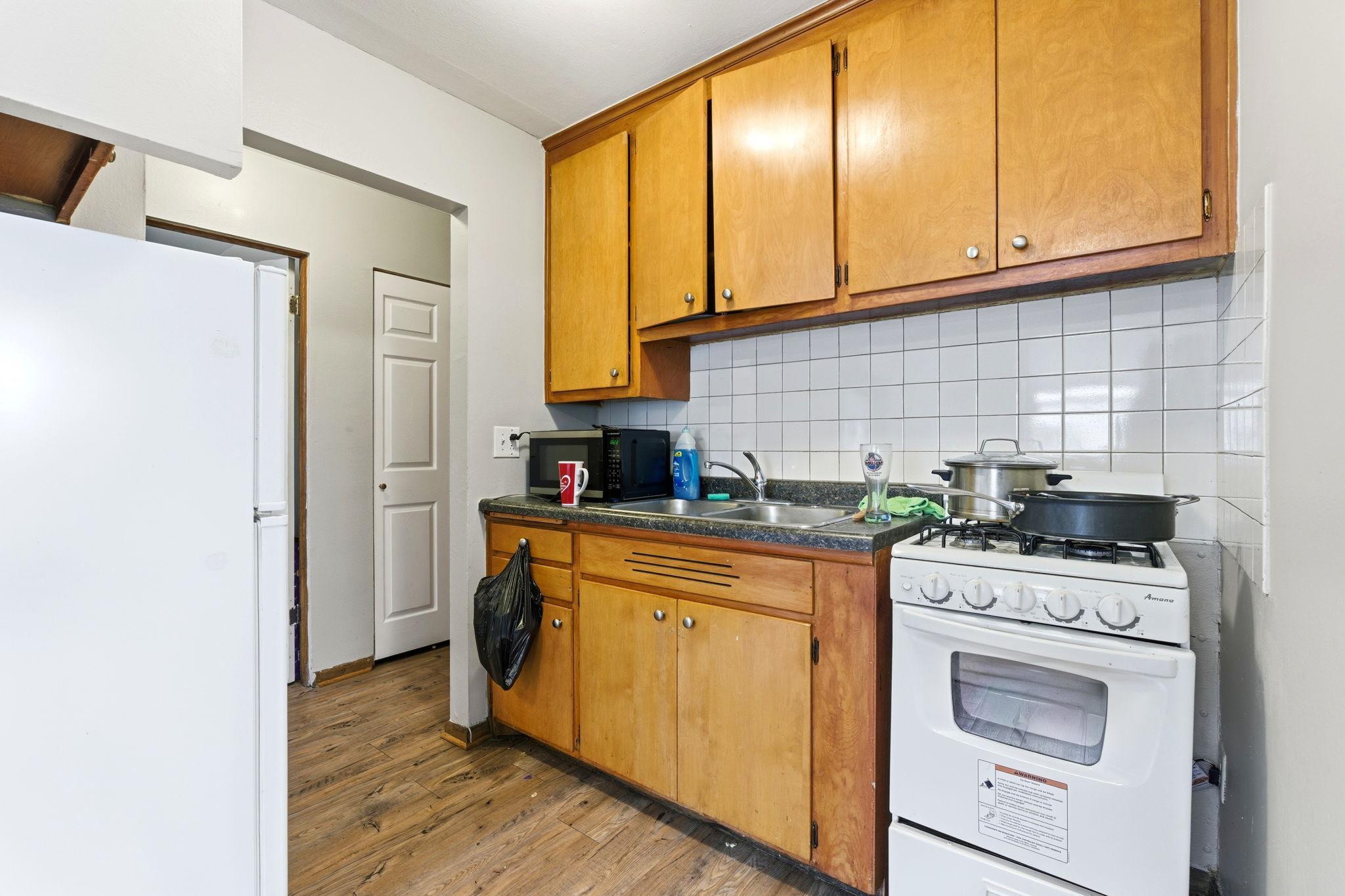 4927 & 4935 University Avenue NE