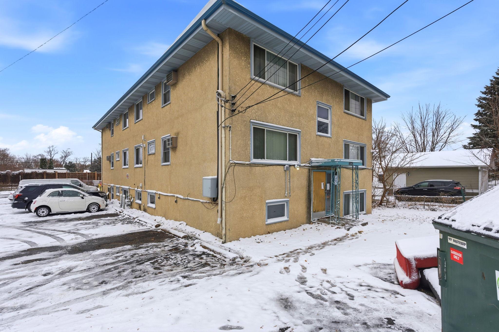 4927 & 4935 University Avenue NE