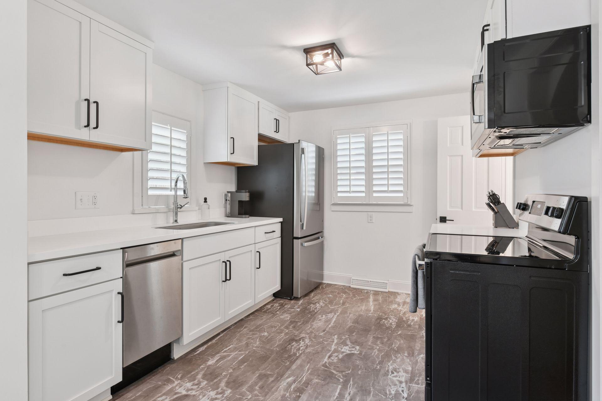 129 Chicago Avenue N