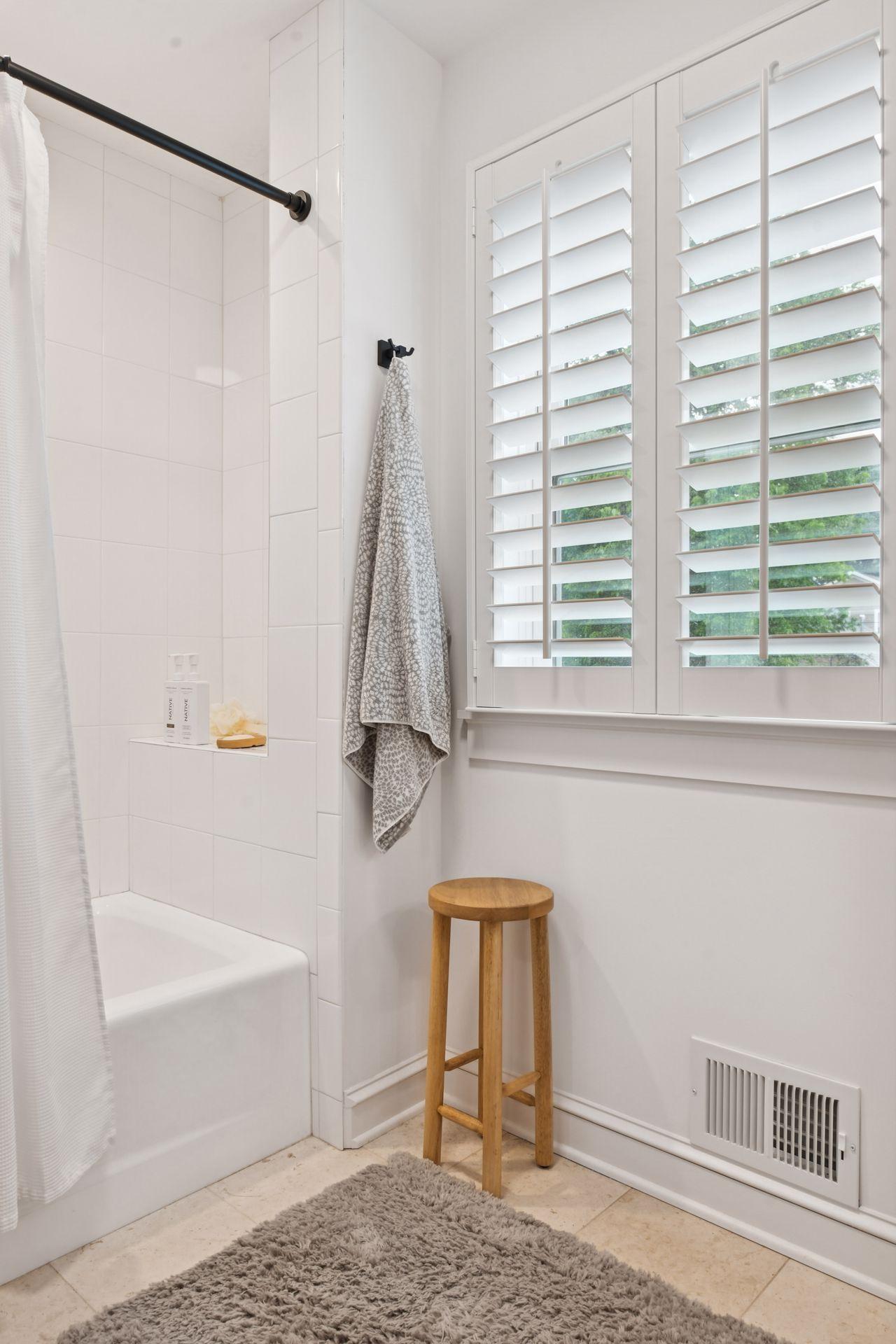 129 Chicago Avenue N