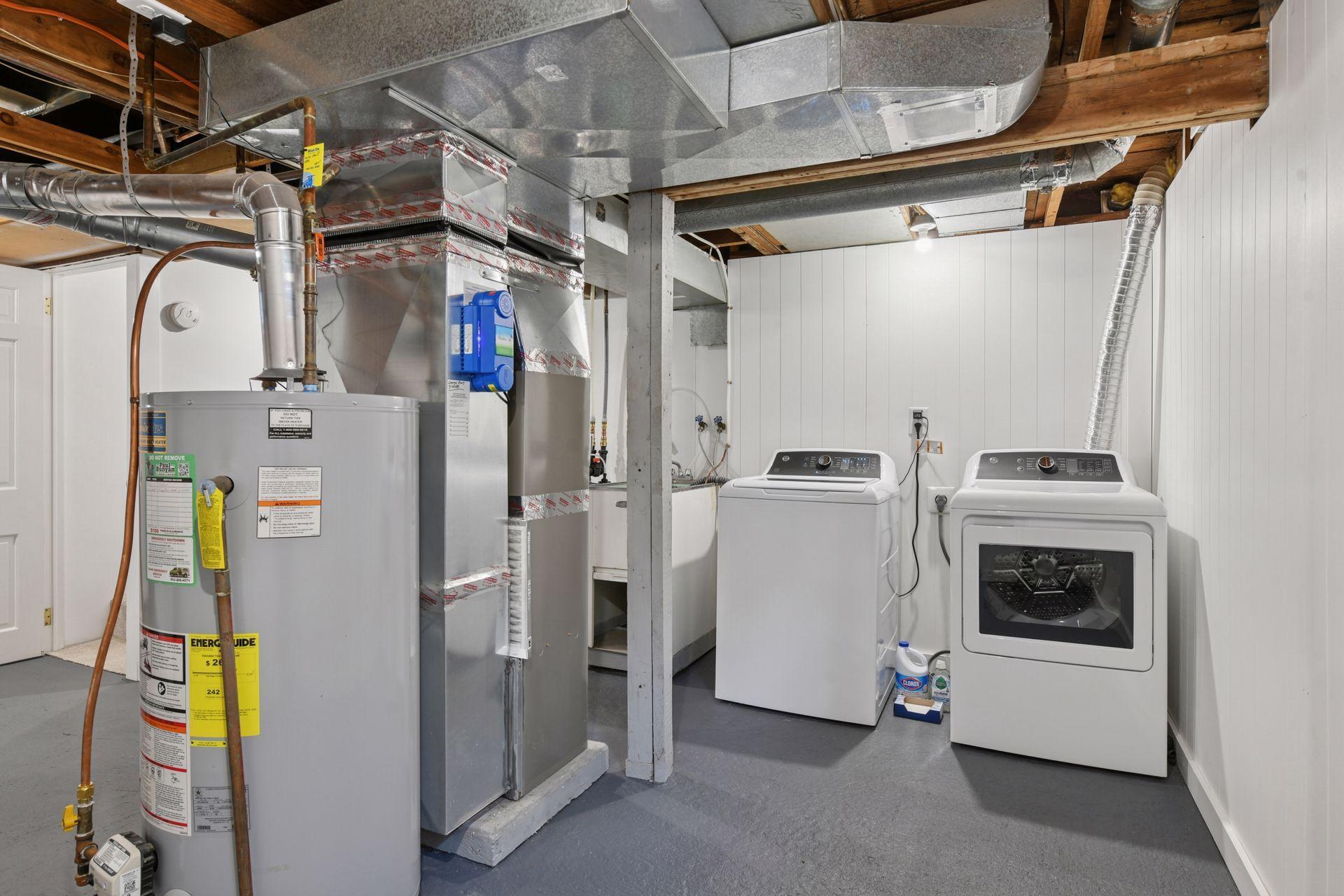 129 Chicago Avenue N