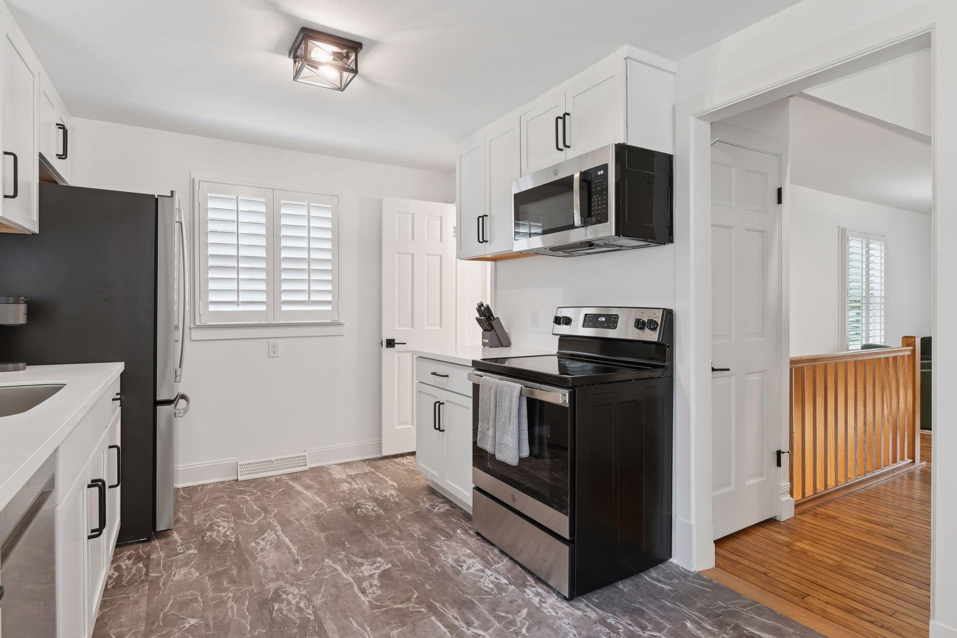 129 Chicago Avenue N