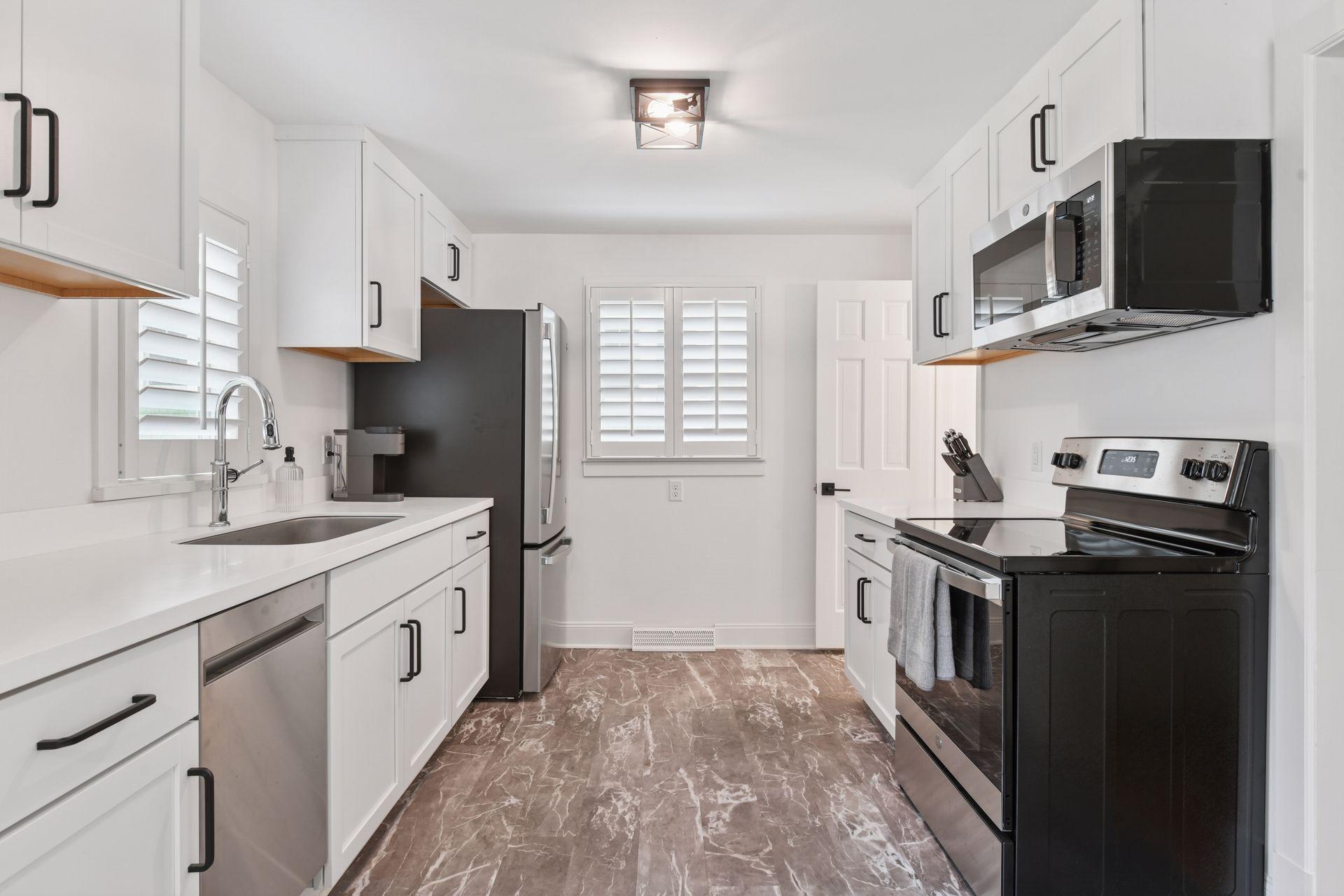 129 Chicago Avenue N