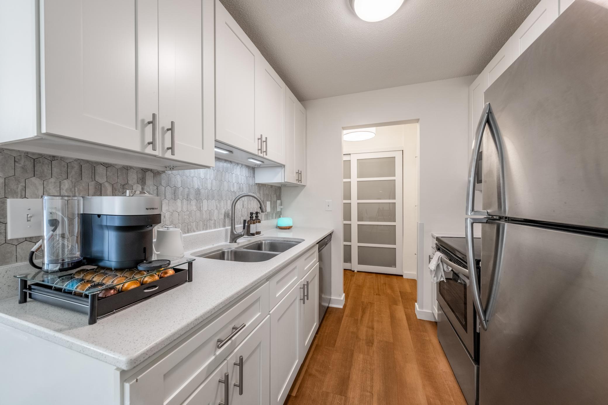 4371 Wilshire Boulevard Unit: b203