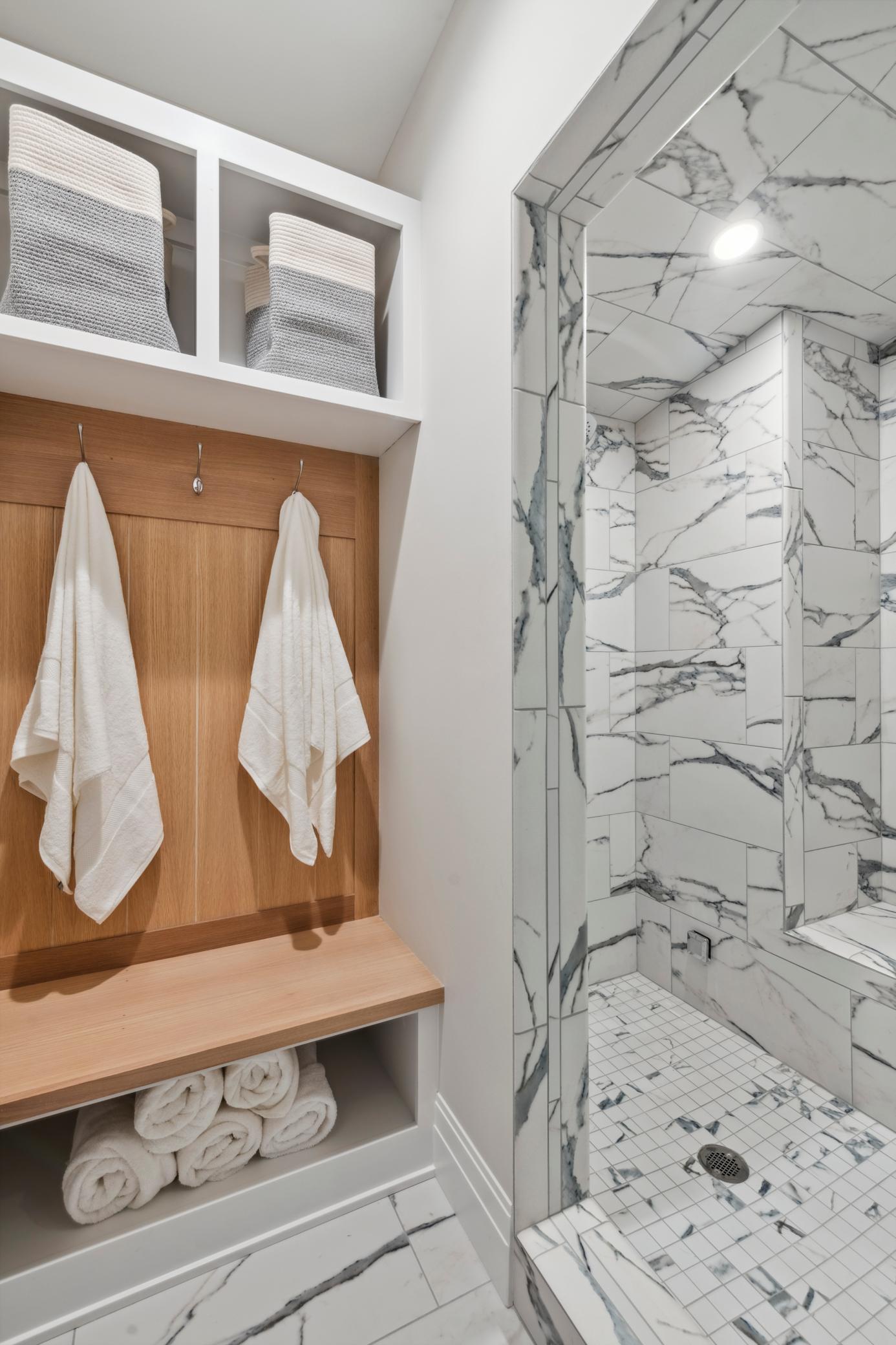 2475 Dunwoody Avenue