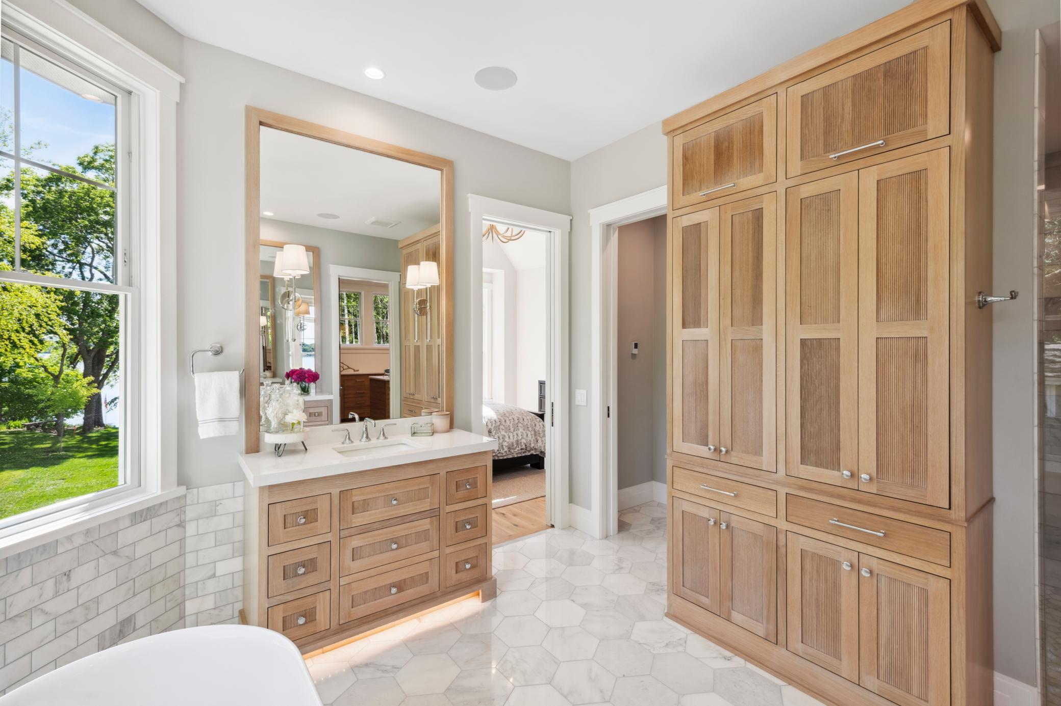 2475 Dunwoody Avenue