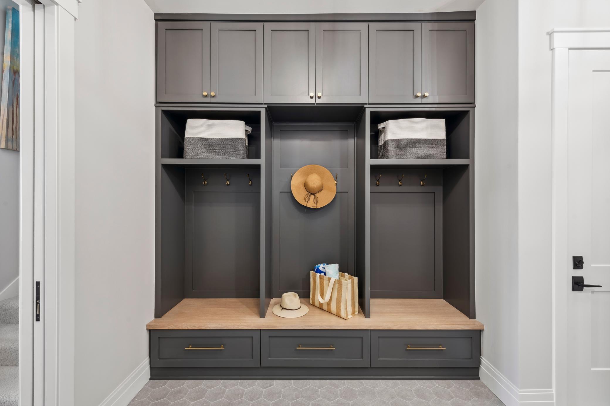 2475 Dunwoody Avenue