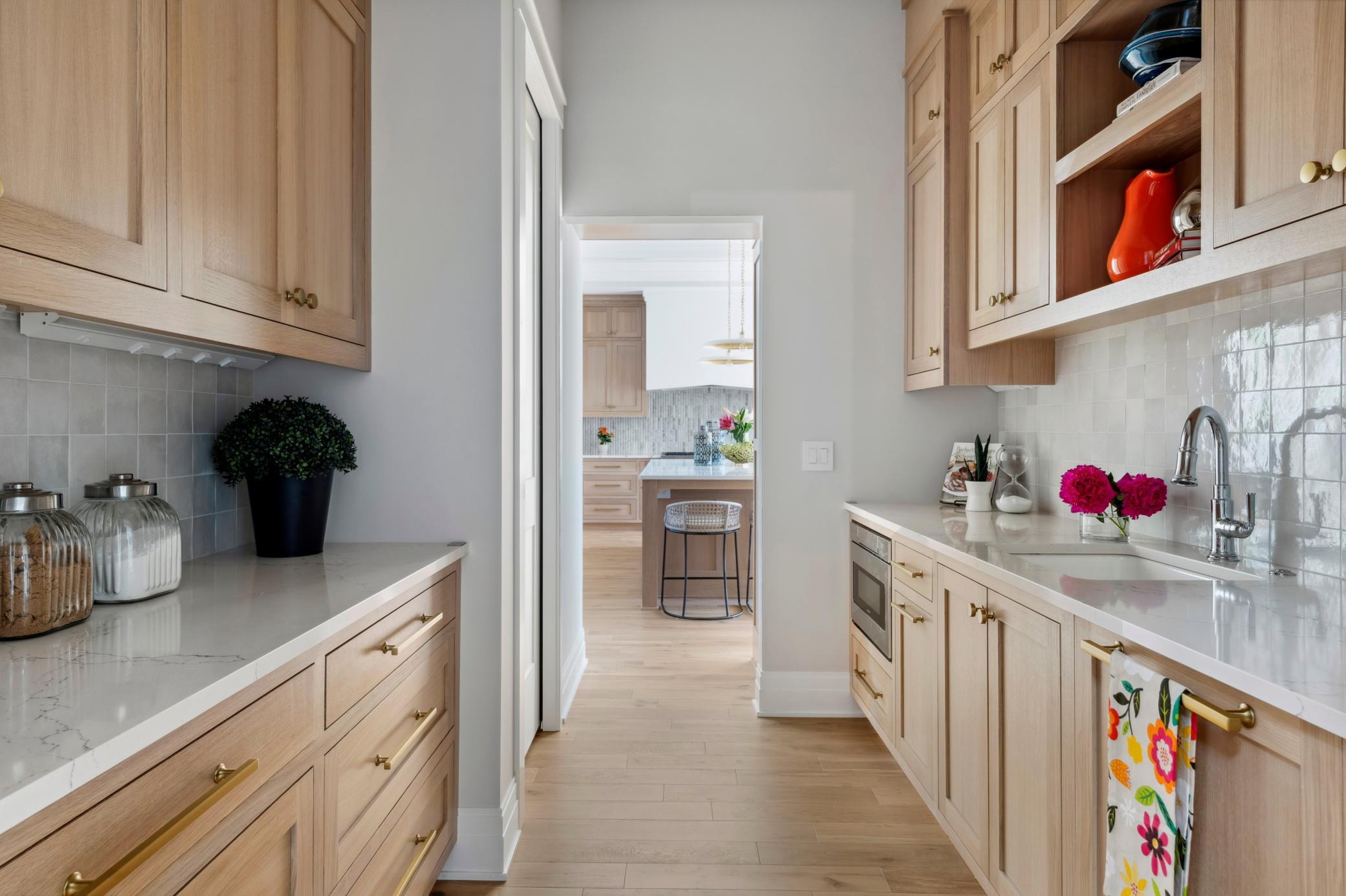 2475 Dunwoody Avenue