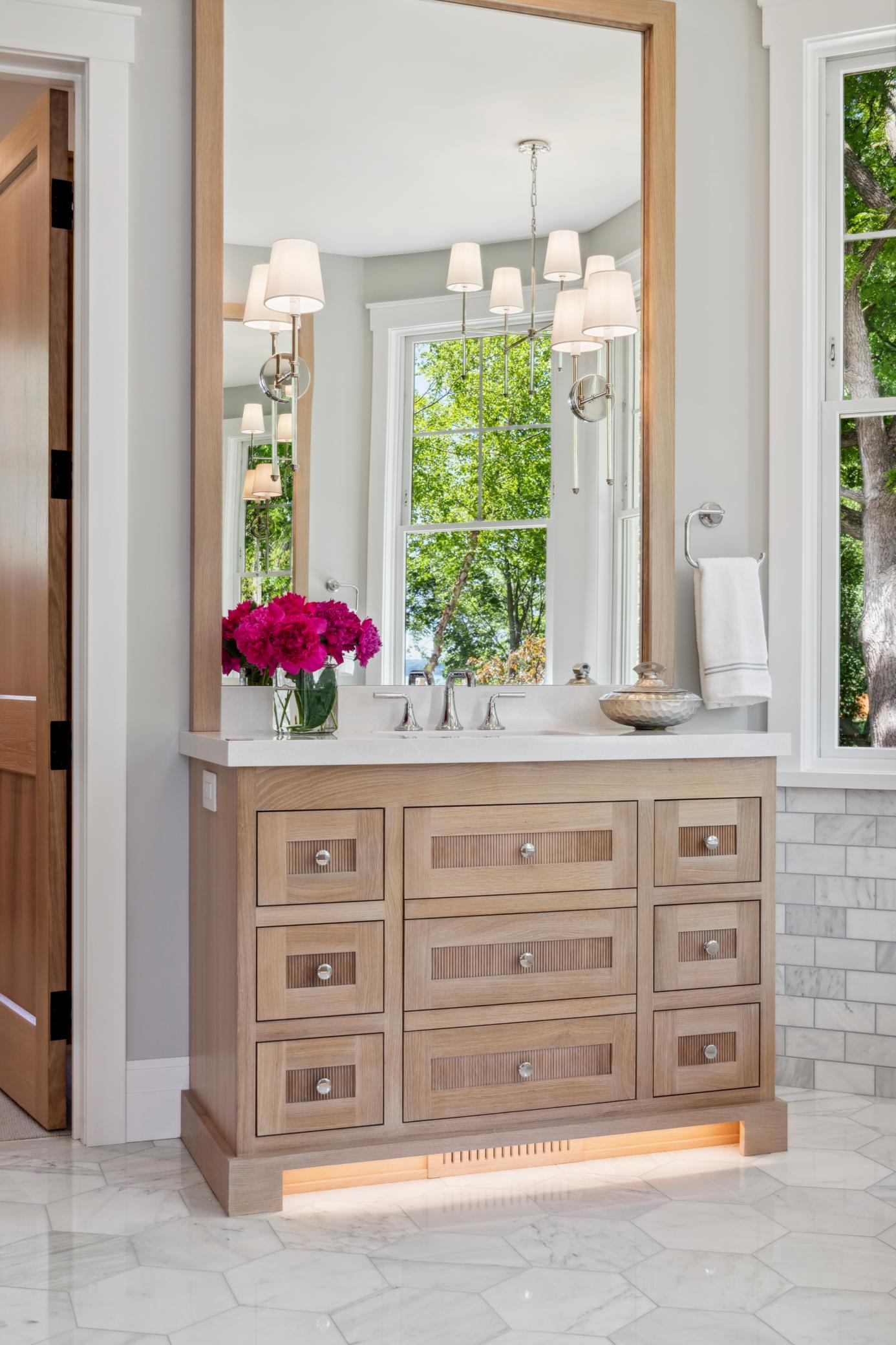 2475 Dunwoody Avenue